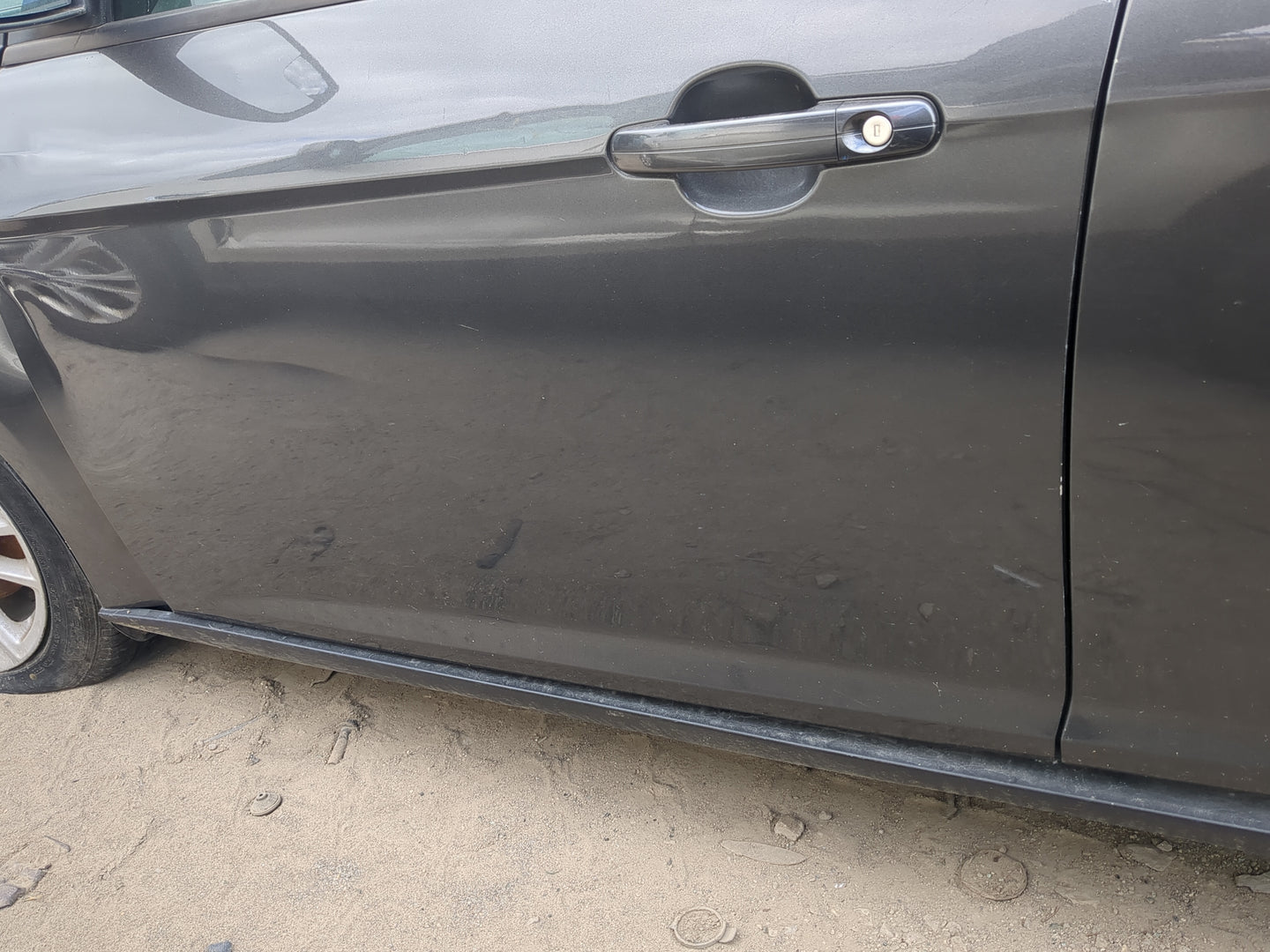 2015-2018 Ford Focus Driver Front Door Oem - Oemusedautoparts1.com