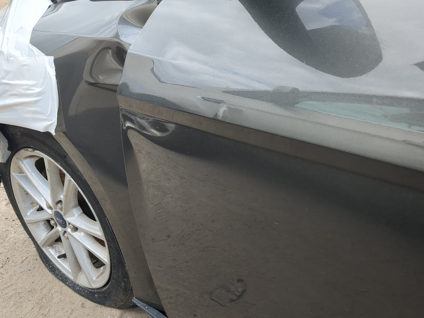 2015-2018 Ford Focus Driver Front Door Oem - Oemusedautoparts1.com