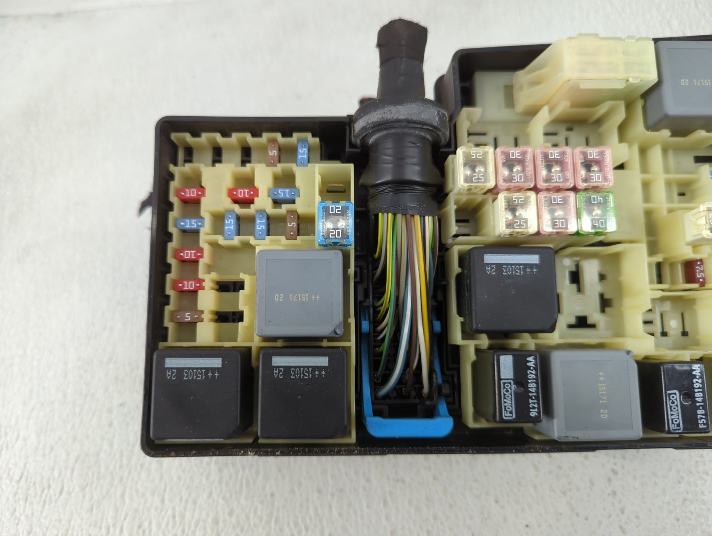 2015 Ford Focus Fusebox Fuse Box Panel Relay Module P/N:AV6T-14A142-AB Fits OEM Used Auto Parts - Oemusedautoparts1.com