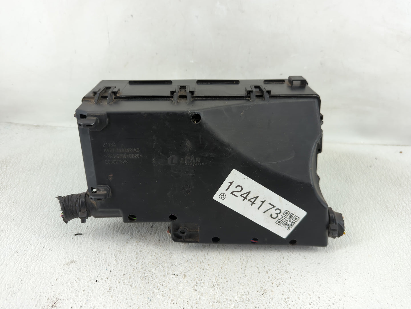 2015 Ford Focus Fusebox Fuse Box Panel Relay Module P/N:AV6T-14A142-AB Fits OEM Used Auto Parts - Oemusedautoparts1.com