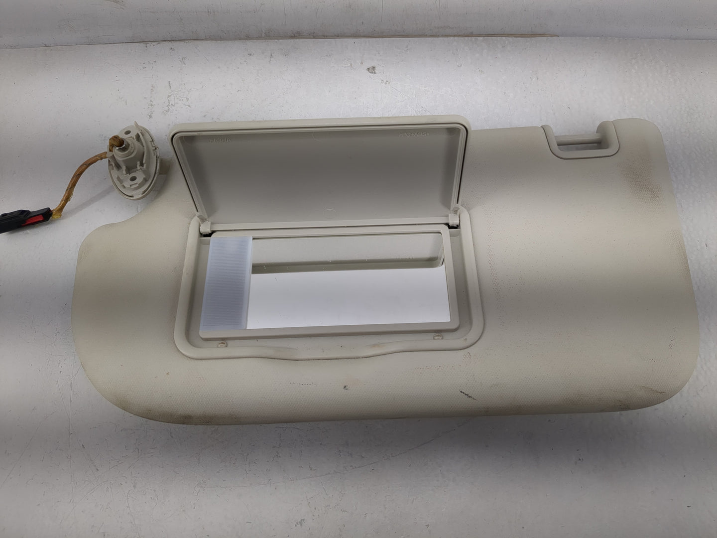 2013-2018 Ford Focus Sun Visor Shade Replacement Driver Left Mirror Fits Fits 2013 2014 2015 2016 2017 2018 OEM Used Auto Pa