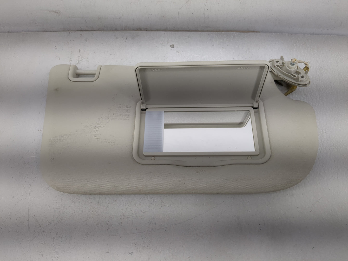 2013-2018 Ford Focus Sun Visor Shade Replacement Passenger Right Mirror Fits Fits 2013 2014 2015 2016 2017 2018 OEM Used Aut