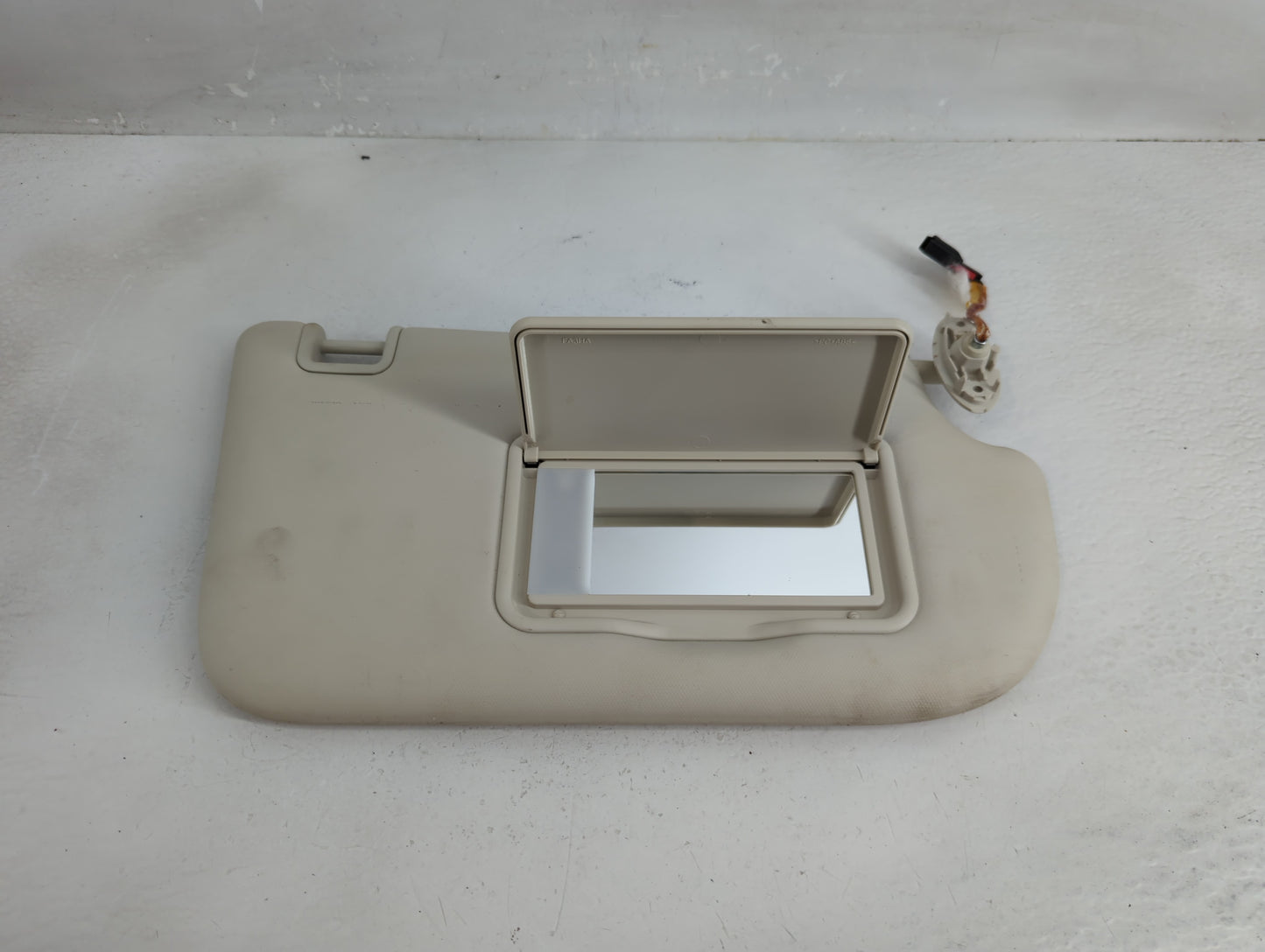 2013-2018 Ford Focus Sun Visor Shade Replacement Passenger Right Mirror Fits Fits 2013 2014 2015 2016 2017 2018 OEM Used Aut