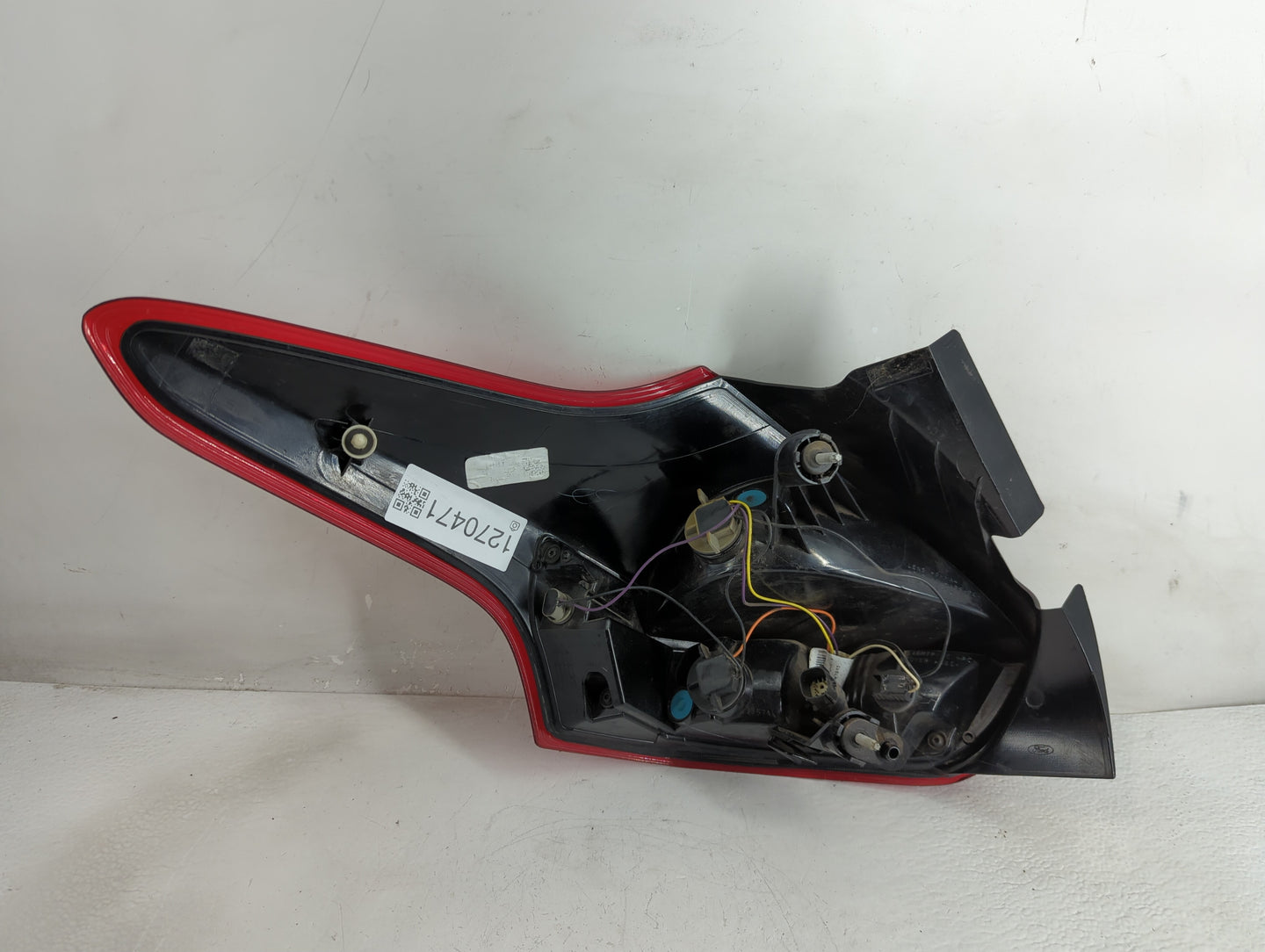 2015 Ford Focus Tail Light Assembly Passenger Right OEM P/N:F1EB-134041-G/H Fits OEM Used Auto Parts - Oemusedautoparts1.com