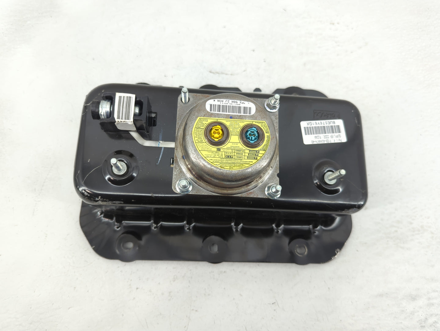 2015-2018 Ford Focus Air Bag Driver Left Steering Wheel Mounted P/N:F1EB-A044A74-AB Fits Fits 2015 2016 2017 2018 OEM Used A