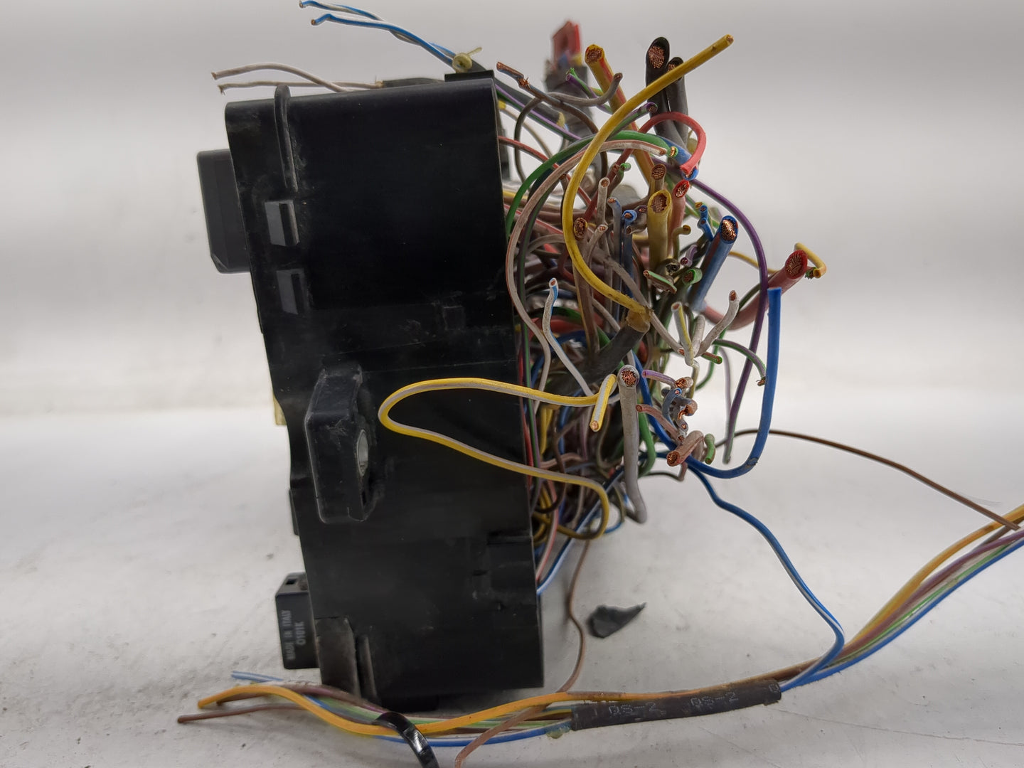 2015 Ford Focus Fusebox Fuse Box Panel Relay Module P/N:AV6T-14A067-AD Fits OEM Used Auto Parts - Oemusedautoparts1.com