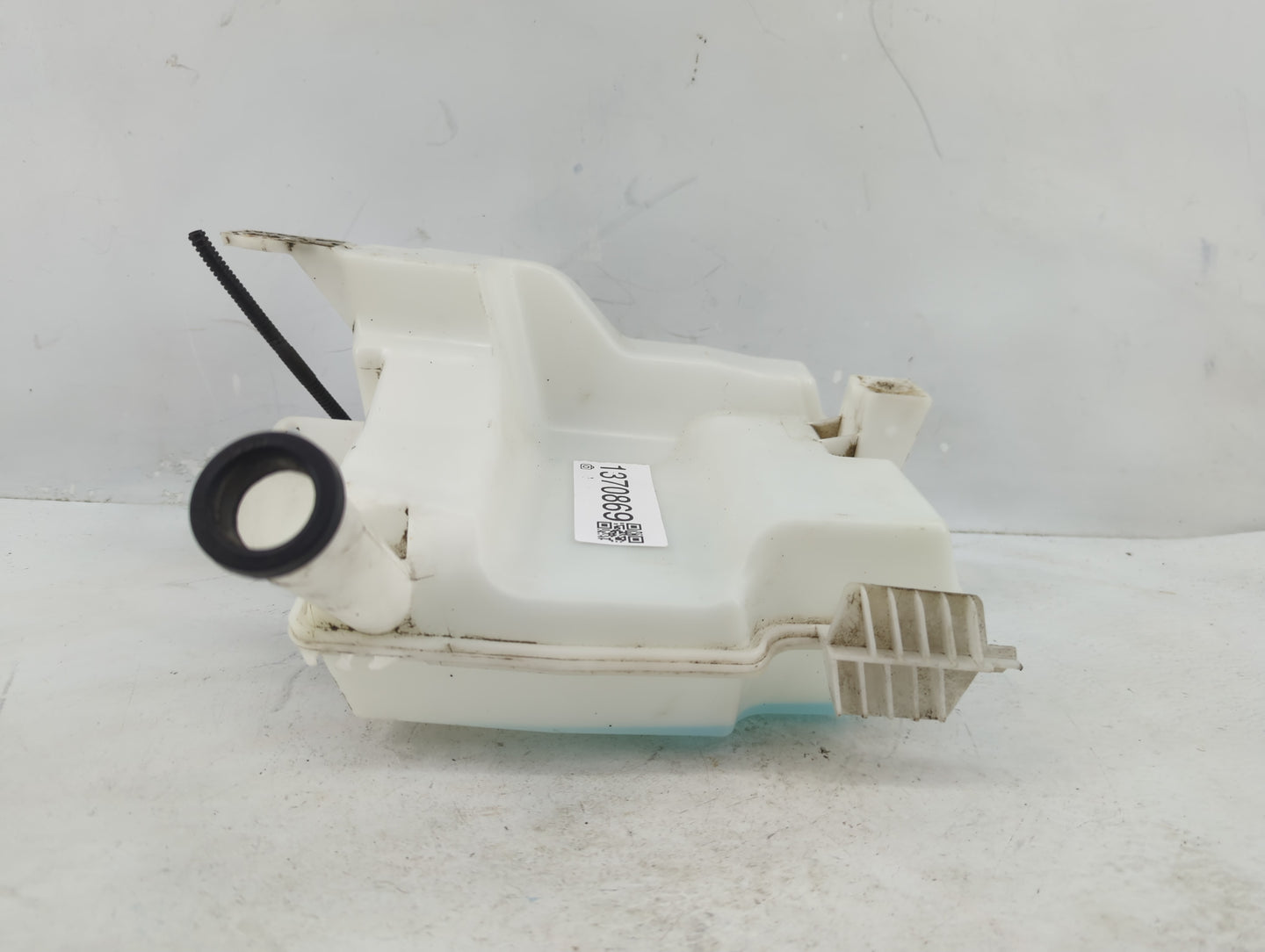 2012-2018 Ford Focus Windshield Washer Fluid Reservoir Bottle Oem - Oemusedautoparts1.com