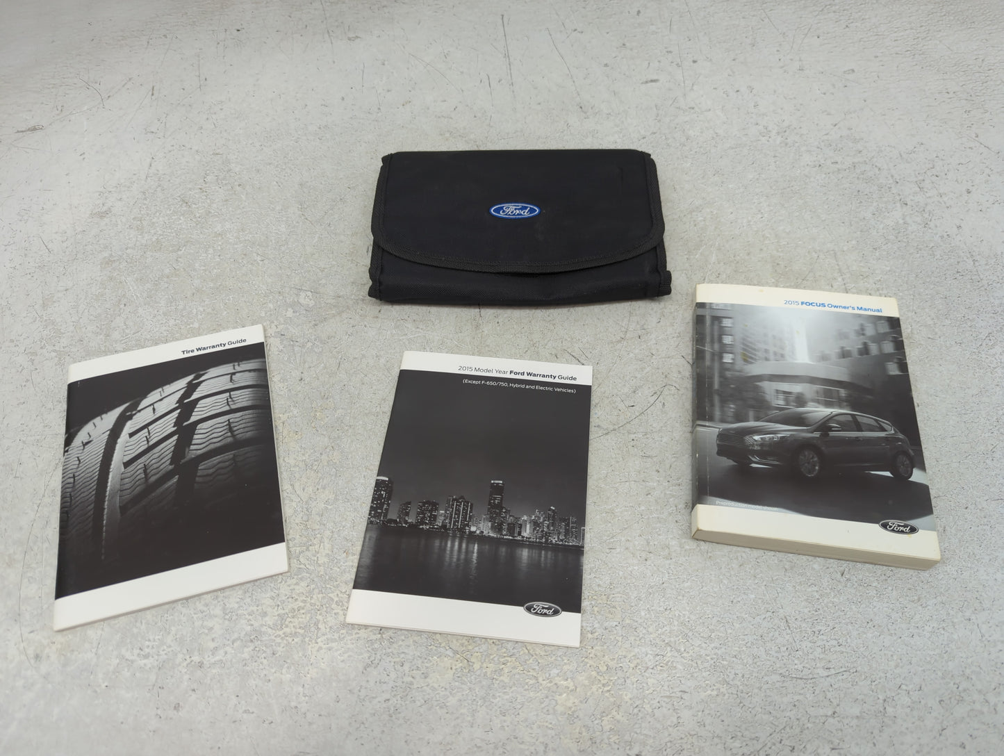 2015 Ford Focus Owners Manual Book Guide P/N:FM5J19A321AA OEM Used Auto Parts - Oemusedautoparts1.com
