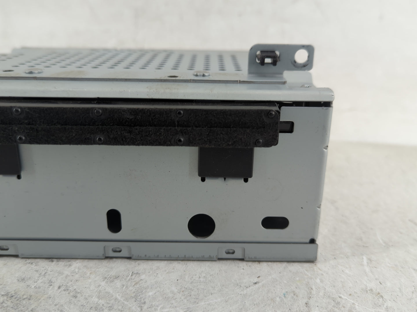 2015-2016 Ford Focus Radio AM FM Cd Player Receiver Replacement P/N:FM5T-19C107-HC Fits Fits 2015 2016 OEM Used Auto Parts -