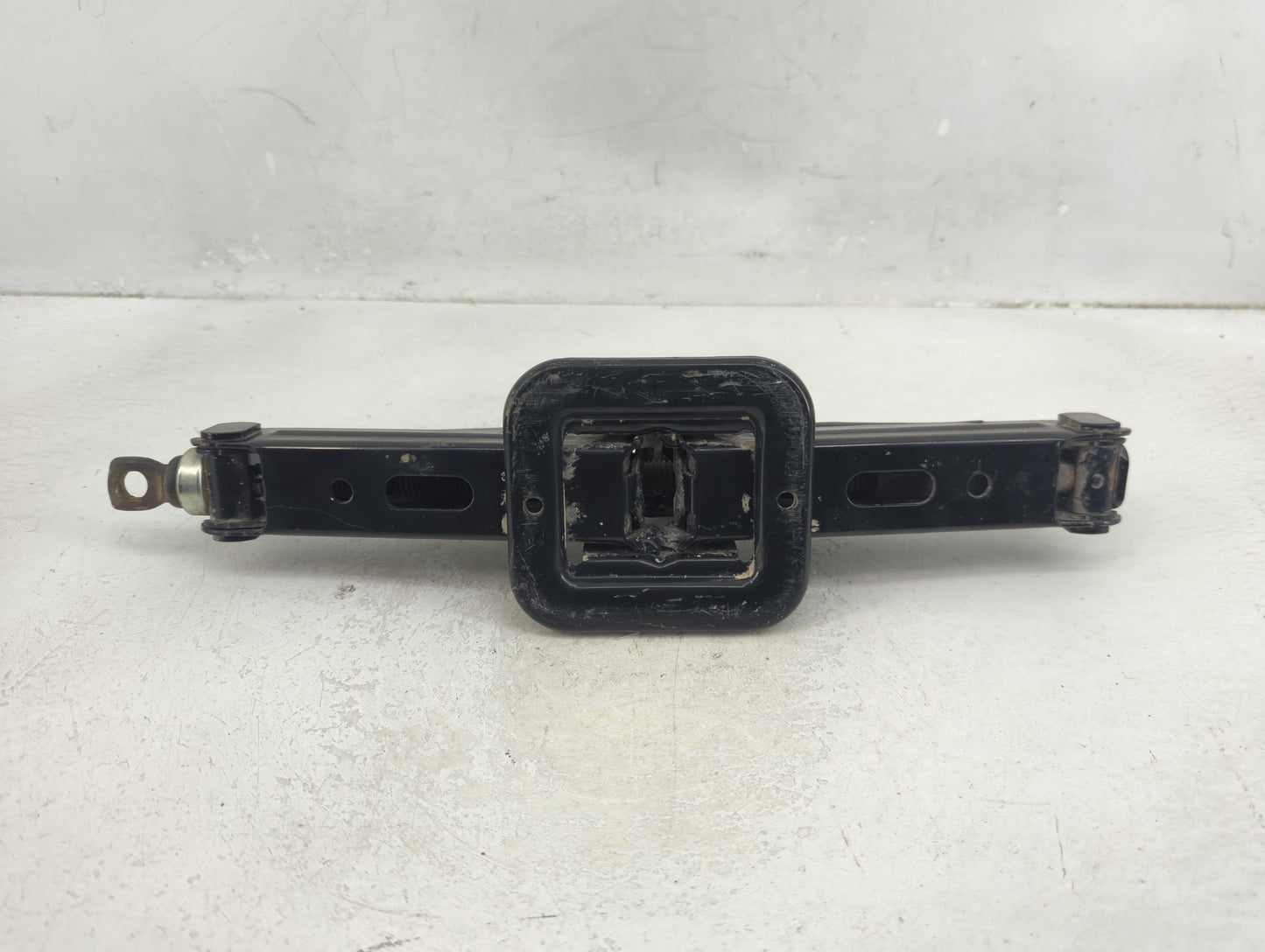 2015 Ford Focus Spare Scissor Car Jack 1390175 - Oemusedautoparts1.com