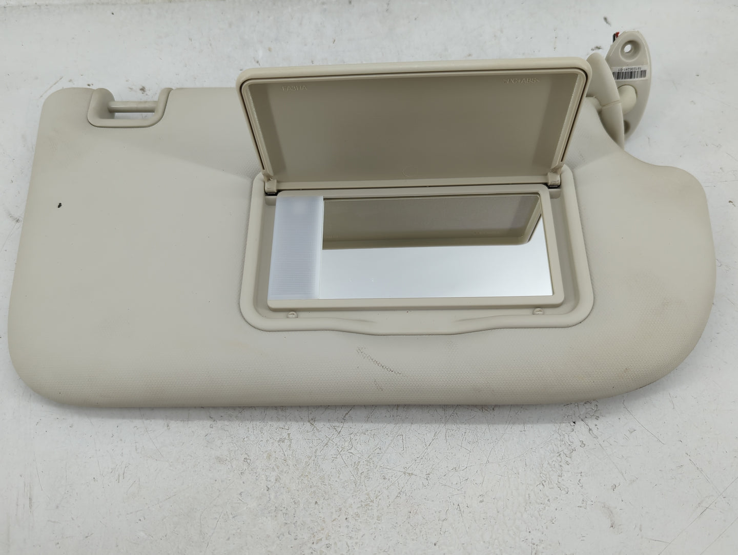 2013-2018 Ford Focus Sun Visor Shade Replacement Passenger Right Mirror Fits Fits 2013 2014 2015 2016 2017 2018 OEM Used Aut