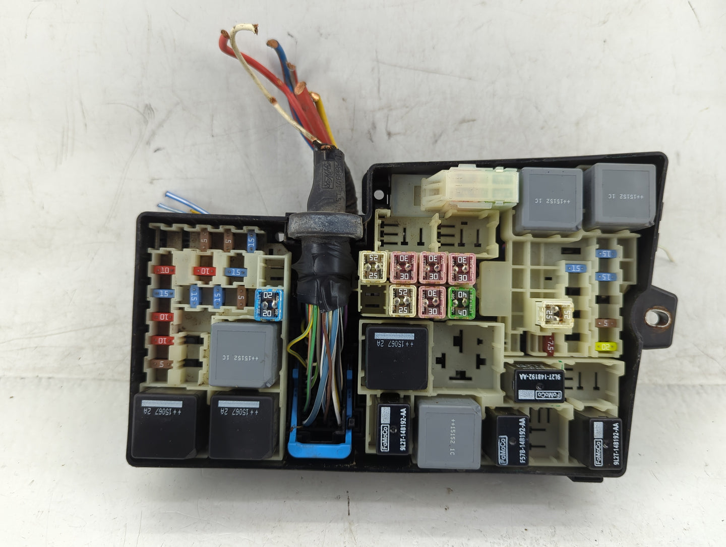 2015 Ford Focus Fusebox Fuse Box Panel Relay Module P/N:AV6T-14A076-AB 21090 000 001 Fits OEM Used Auto Parts - Oemusedautop