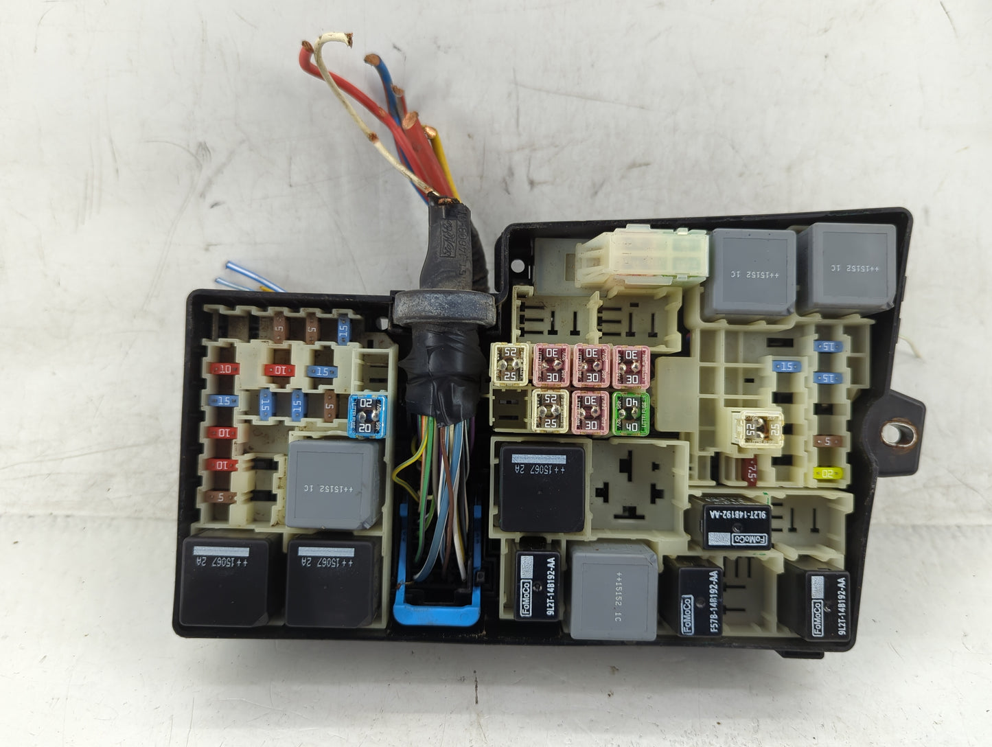 2015 Ford Focus Fusebox Fuse Box Panel Relay Module P/N:AV6T-14A076-AB 21090 000 001 Fits OEM Used Auto Parts - Oemusedautop