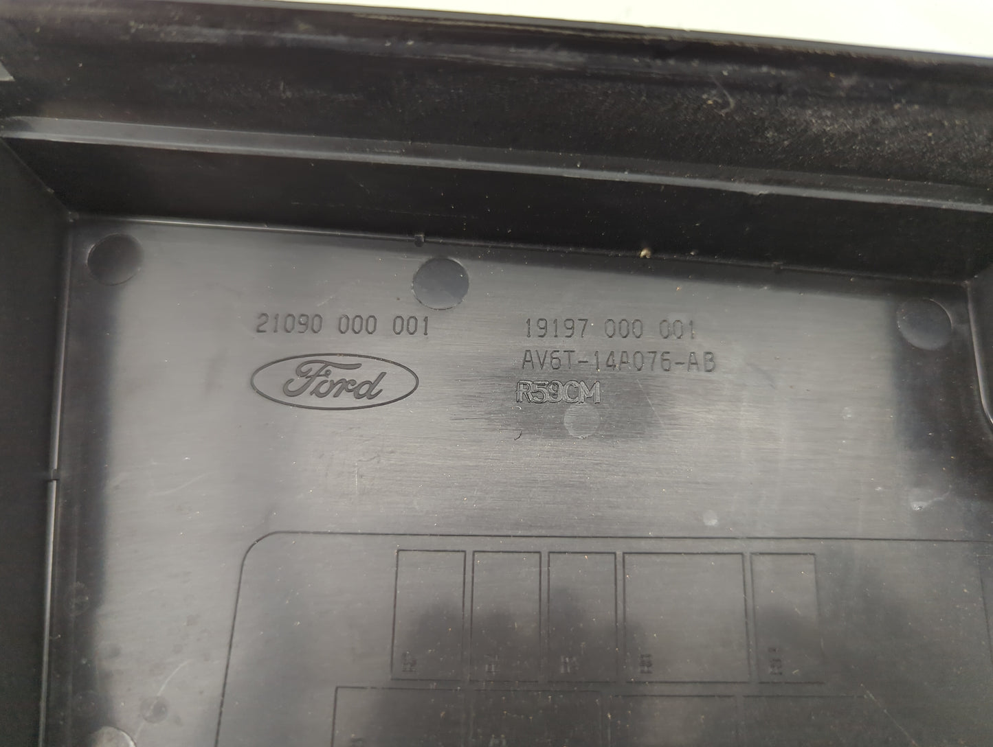 2015 Ford Focus Fusebox Fuse Box Panel Relay Module P/N:AV6T-14A076-AB 21090 000 001 Fits OEM Used Auto Parts - Oemusedautop