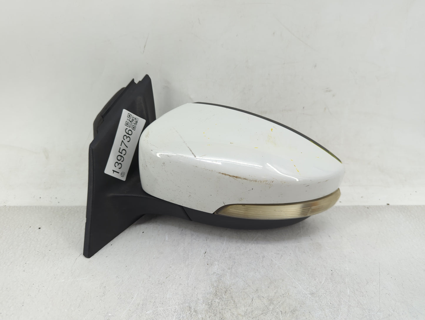 2015-2018 Ford Focus Driver Side View Mirror - Left Door Mirror OEM Used - Oemusedautoparts1.com