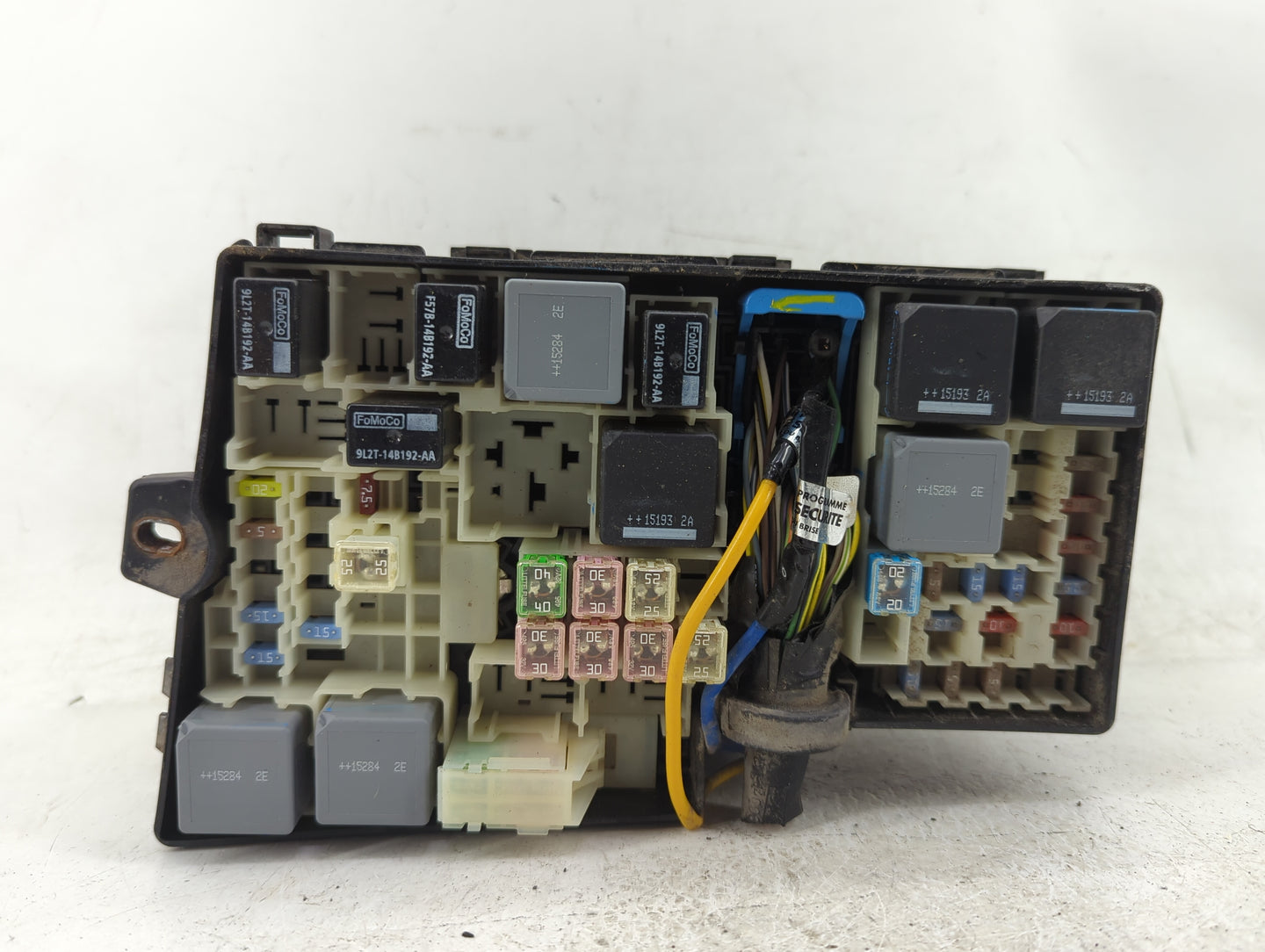 2015 Ford Focus Fusebox Fuse Box Panel Relay Module P/N:AV6T-14A142-AB Fits OEM Used Auto Parts - Oemusedautoparts1.com