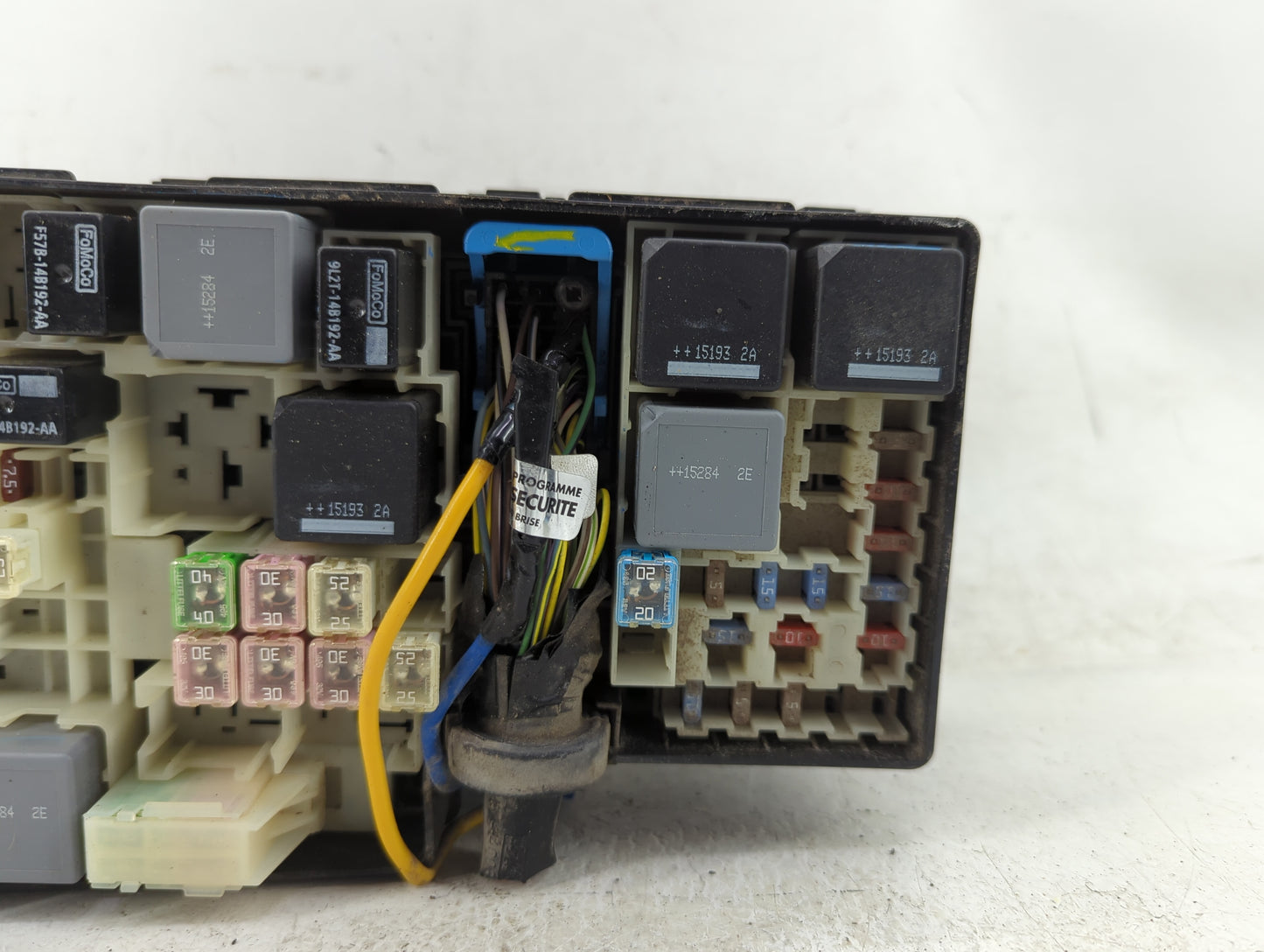 2015 Ford Focus Fusebox Fuse Box Panel Relay Module P/N:AV6T-14A142-AB Fits OEM Used Auto Parts - Oemusedautoparts1.com