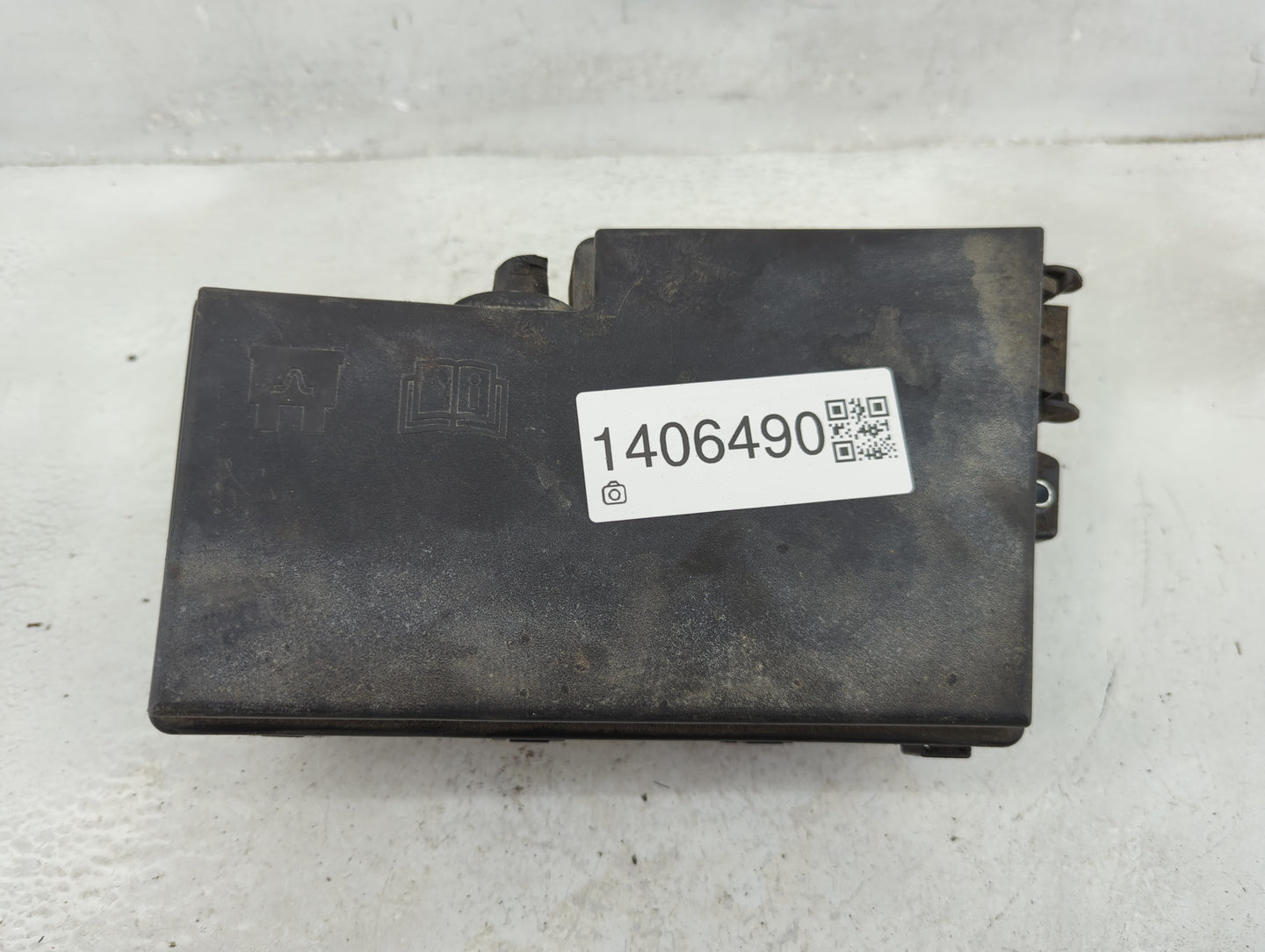 2015 Ford Focus Fusebox Fuse Box Panel Relay Module P/N:19197 000 001 AV6T-14A076-AB, 21090 000 001 Fits OEM Used Auto Parts