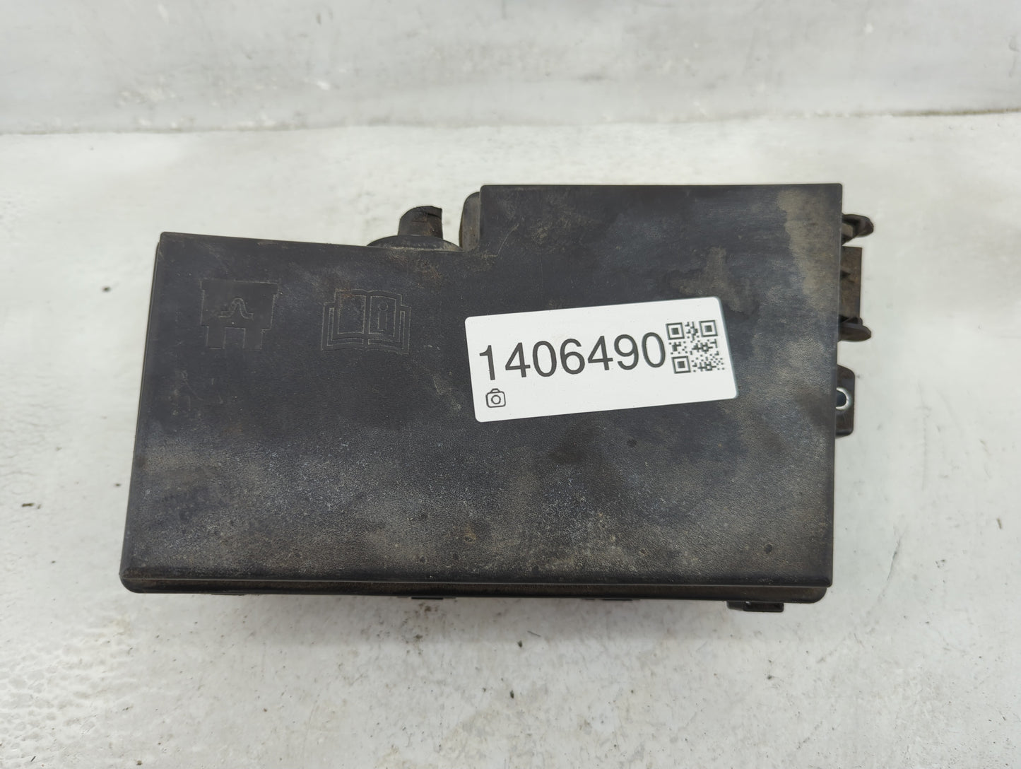 2015 Ford Focus Fusebox Fuse Box Panel Relay Module P/N:19197 000 001 AV6T-14A076-AB, 21090 000 001 Fits OEM Used Auto Parts