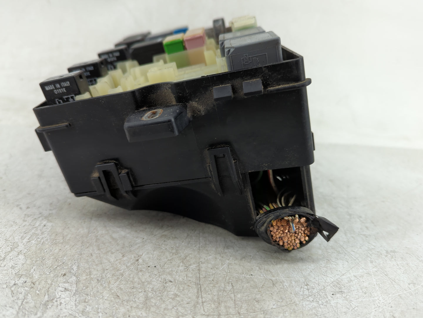 2015 Ford Focus Fusebox Fuse Box Panel Relay Module P/N:AV6T-14A142-AB Fits OEM Used Auto Parts - Oemusedautoparts1.com
