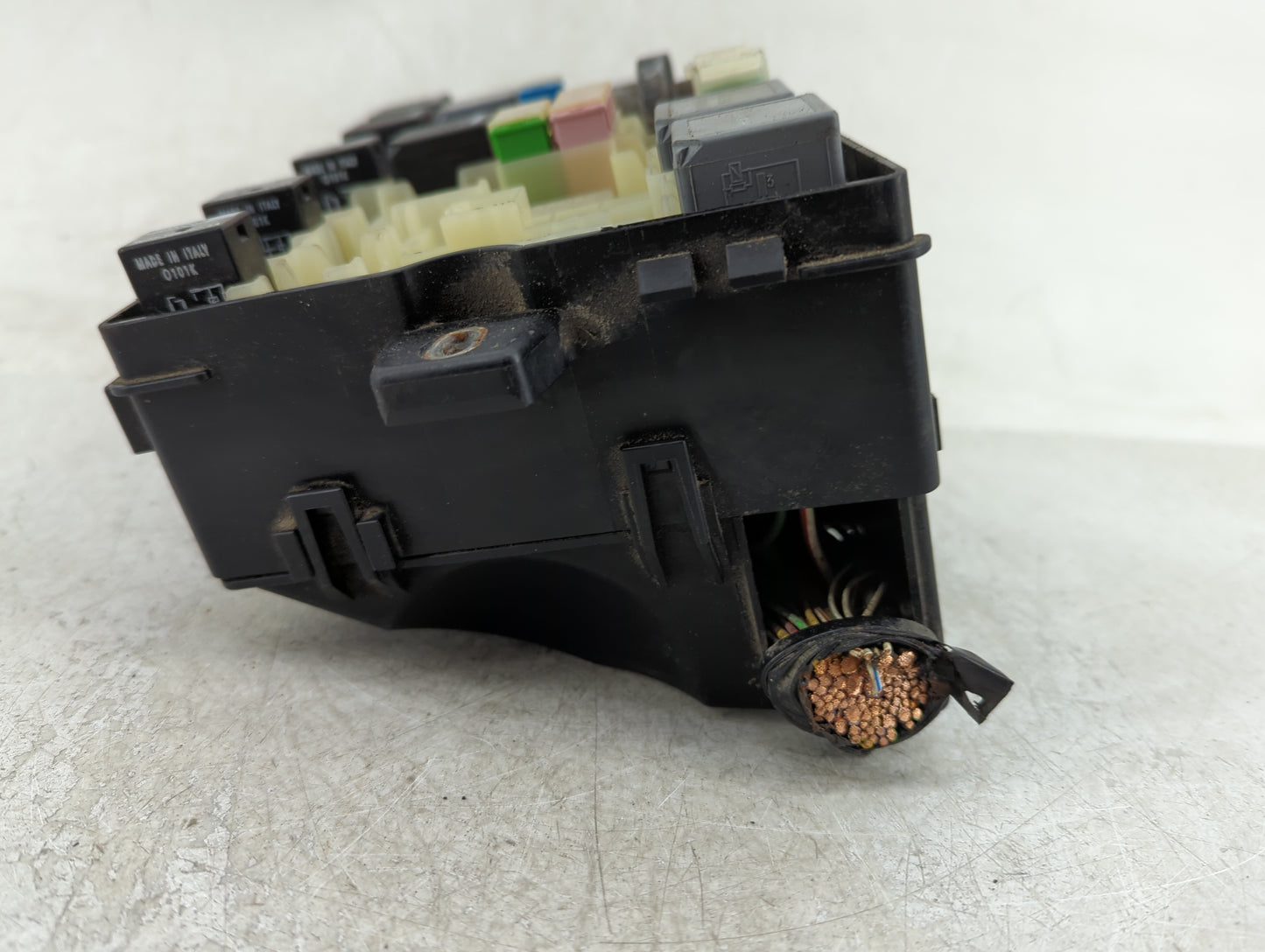 2015 Ford Focus Fusebox Fuse Box Panel Relay Module P/N:AV6T-14A142-AB Fits OEM Used Auto Parts - Oemusedautoparts1.com