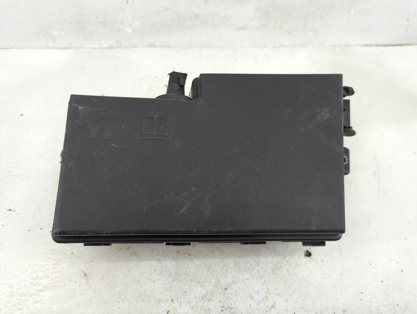 2015 Ford Focus Fusebox Fuse Box Panel Relay Module P/N:AV6T-14A076-AB 21090 000 001 Fits OEM Used Auto Parts - Oemusedautop