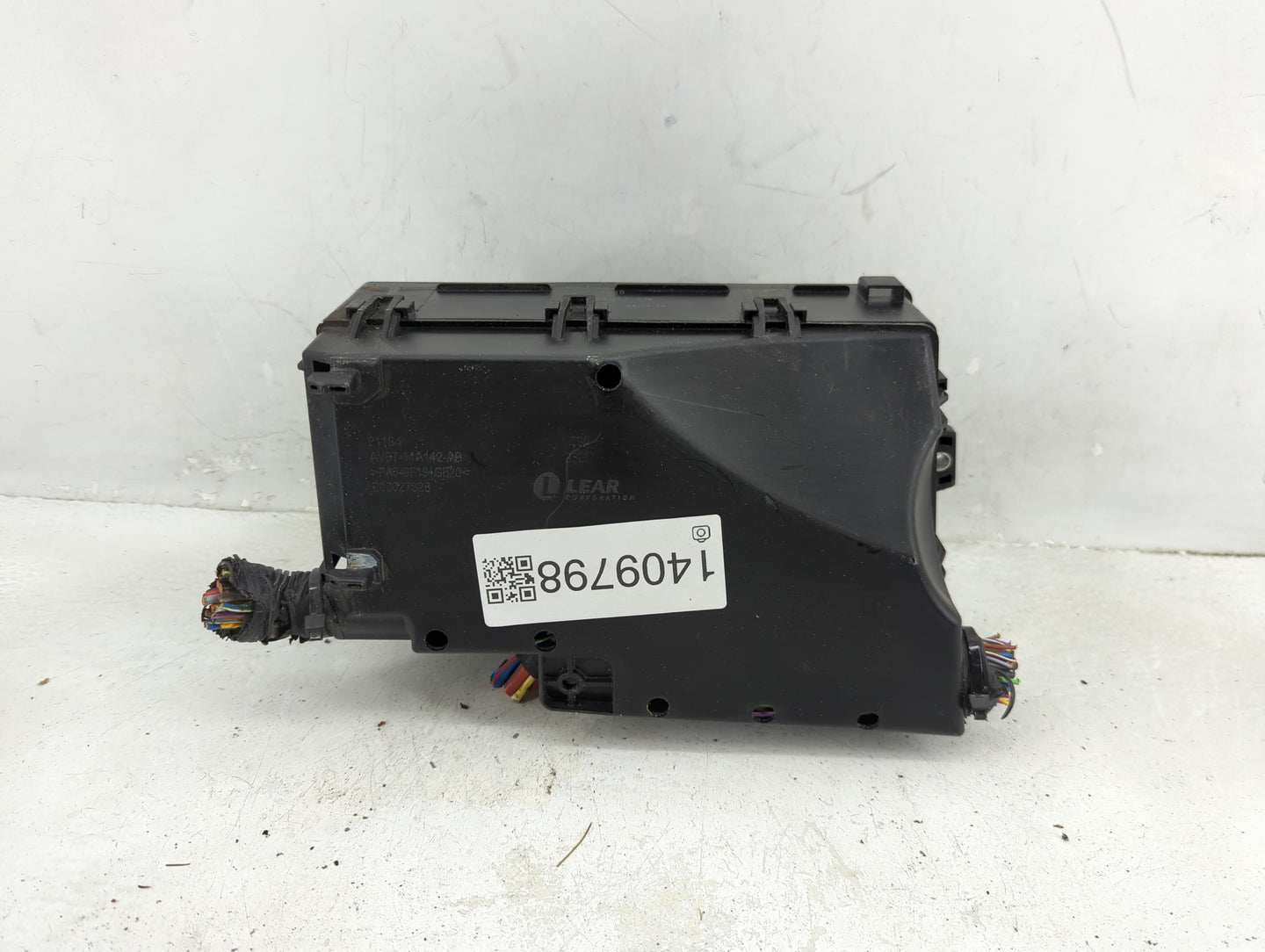 2015 Ford Focus Fusebox Fuse Box Panel Relay Module P/N:AV6T-14A076-AB 21090 000 001 Fits OEM Used Auto Parts - Oemusedautop