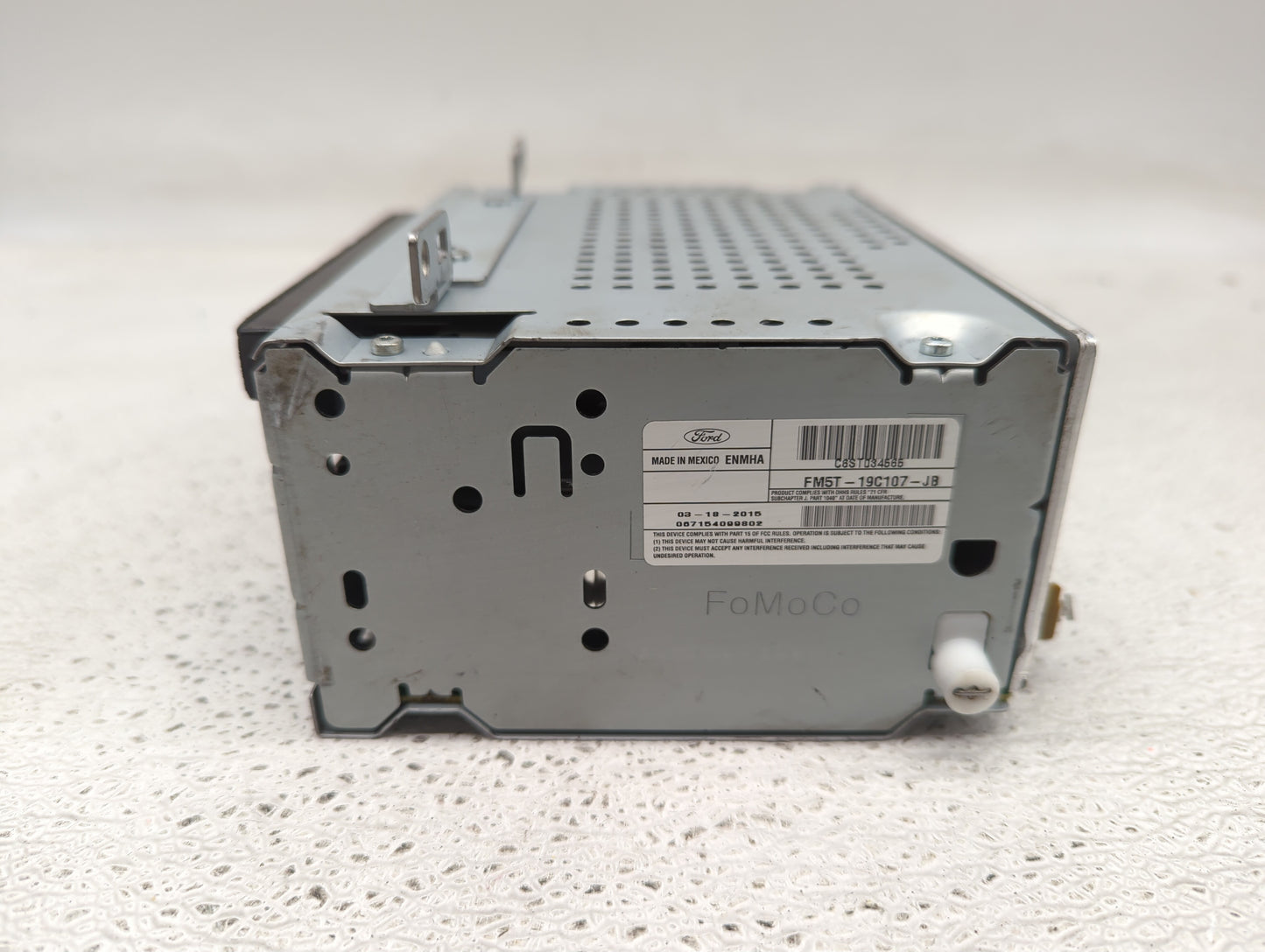 2015-2016 Ford Focus Radio AM FM Cd Player Receiver Replacement P/N:FM5T-19C107-JB Fits Fits 2015 2016 OEM Used Auto Parts -