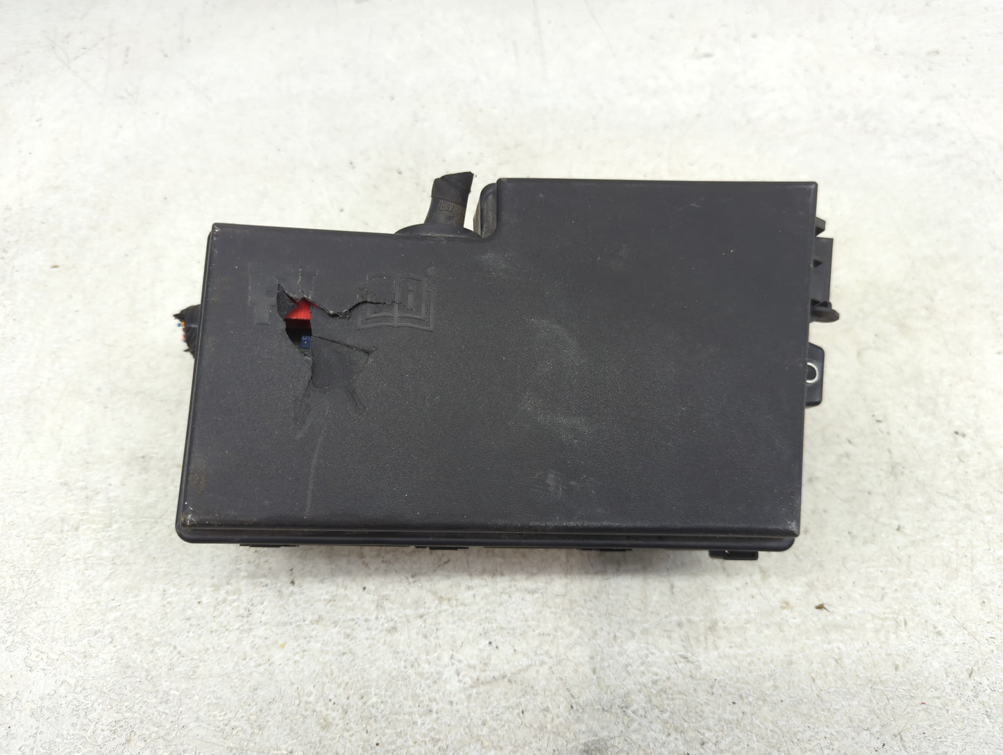 2015 Ford Focus Fusebox Fuse Box Panel Relay Module P/N:AV6T-14A076-AB 19197 000 001, 21090 000 001 Fits OEM Used Auto Parts