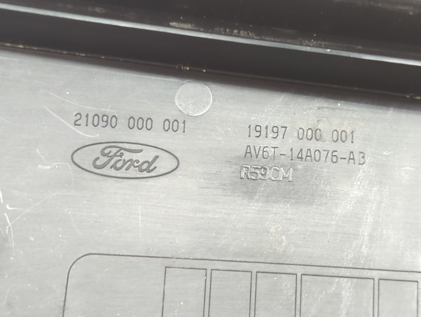 2015 Ford Focus Fusebox Fuse Box Panel Relay Module P/N:AV6T-14A076-AB 19197 000 001, 21090 000 001 Fits OEM Used Auto Parts