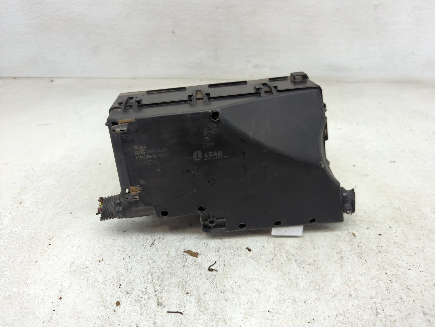 2015 Ford Focus Fusebox Fuse Box Panel Relay Module P/N:E00027328 AV6T-14A142-AB, AV6T-14A076-AB Fits OEM Used Auto Parts - 