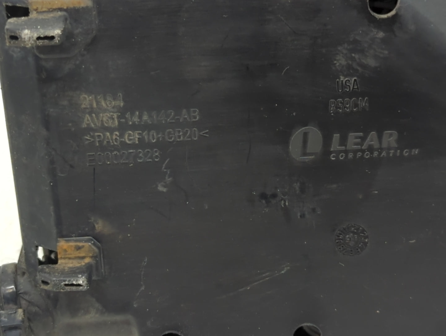 2015 Ford Focus Fusebox Fuse Box Panel Relay Module P/N:E00027328 AV6T-14A142-AB, AV6T-14A076-AB Fits OEM Used Auto Parts - 