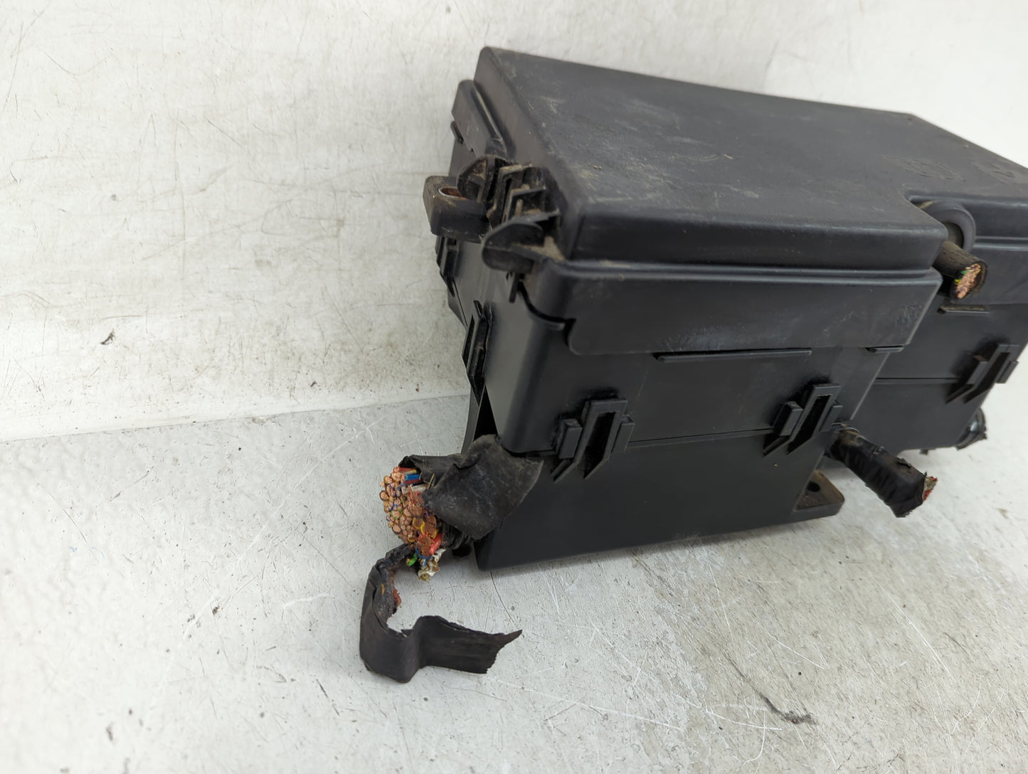 2015 Ford Focus Fusebox Fuse Box Panel Relay Module P/N:E02345500 AV6T-14A067-AD Fits OEM Used Auto Parts - Oemusedautoparts