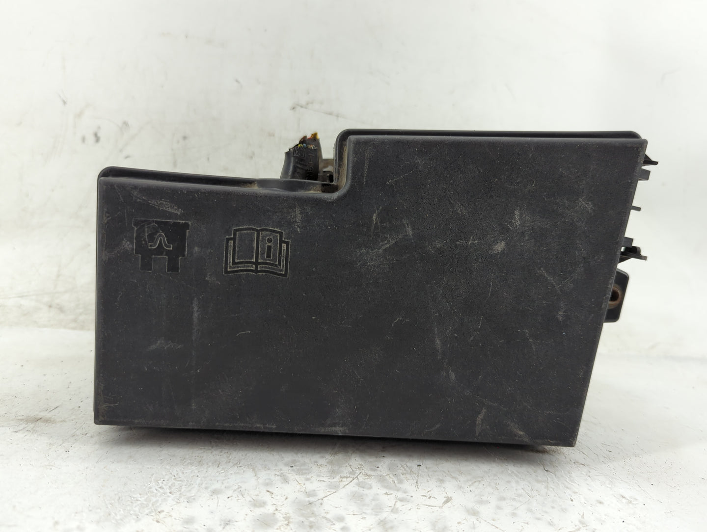 2015 Ford Focus Fusebox Fuse Box Panel Relay Module P/N:AV6T-14A076-AB 19197 000 001, 21090 000 001 Fits OEM Used Auto Parts