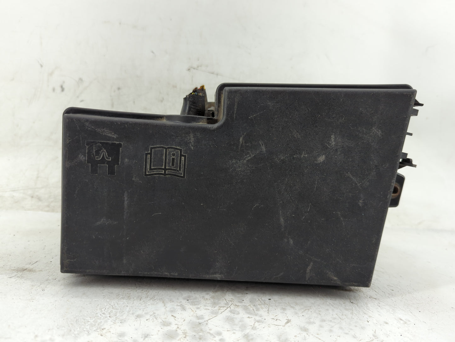 2015 Ford Focus Fusebox Fuse Box Panel Relay Module P/N:AV6T-14A076-AB 19197 000 001, 21090 000 001 Fits OEM Used Auto Parts