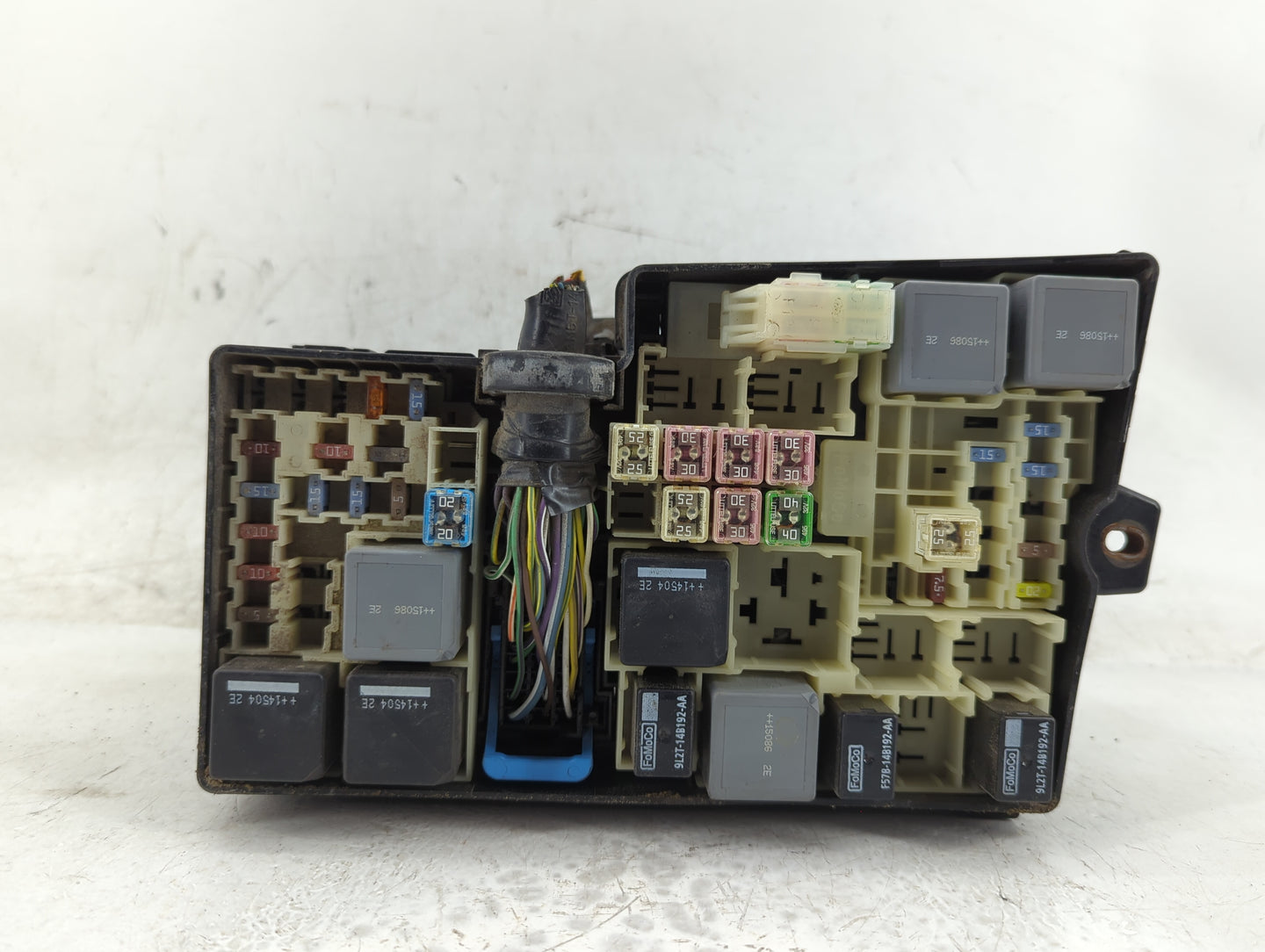 2015 Ford Focus Fusebox Fuse Box Panel Relay Module P/N:AV6T-14A076-AB 19197 000 001, 21090 000 001 Fits OEM Used Auto Parts