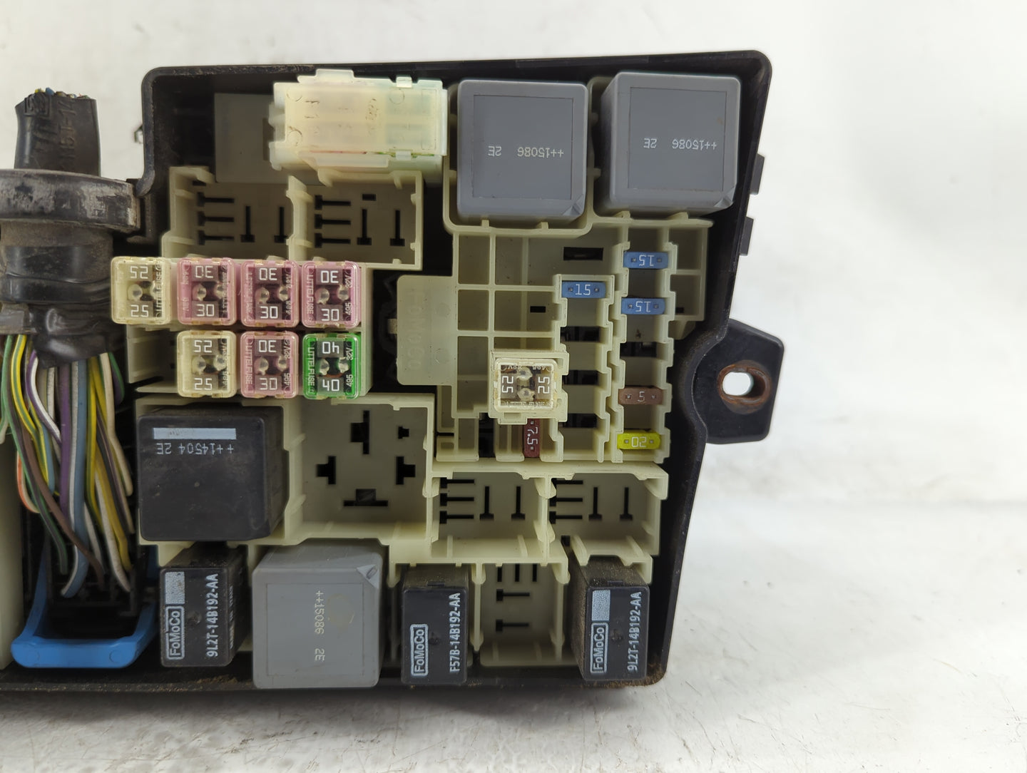 2015 Ford Focus Fusebox Fuse Box Panel Relay Module P/N:AV6T-14A076-AB 19197 000 001, 21090 000 001 Fits OEM Used Auto Parts