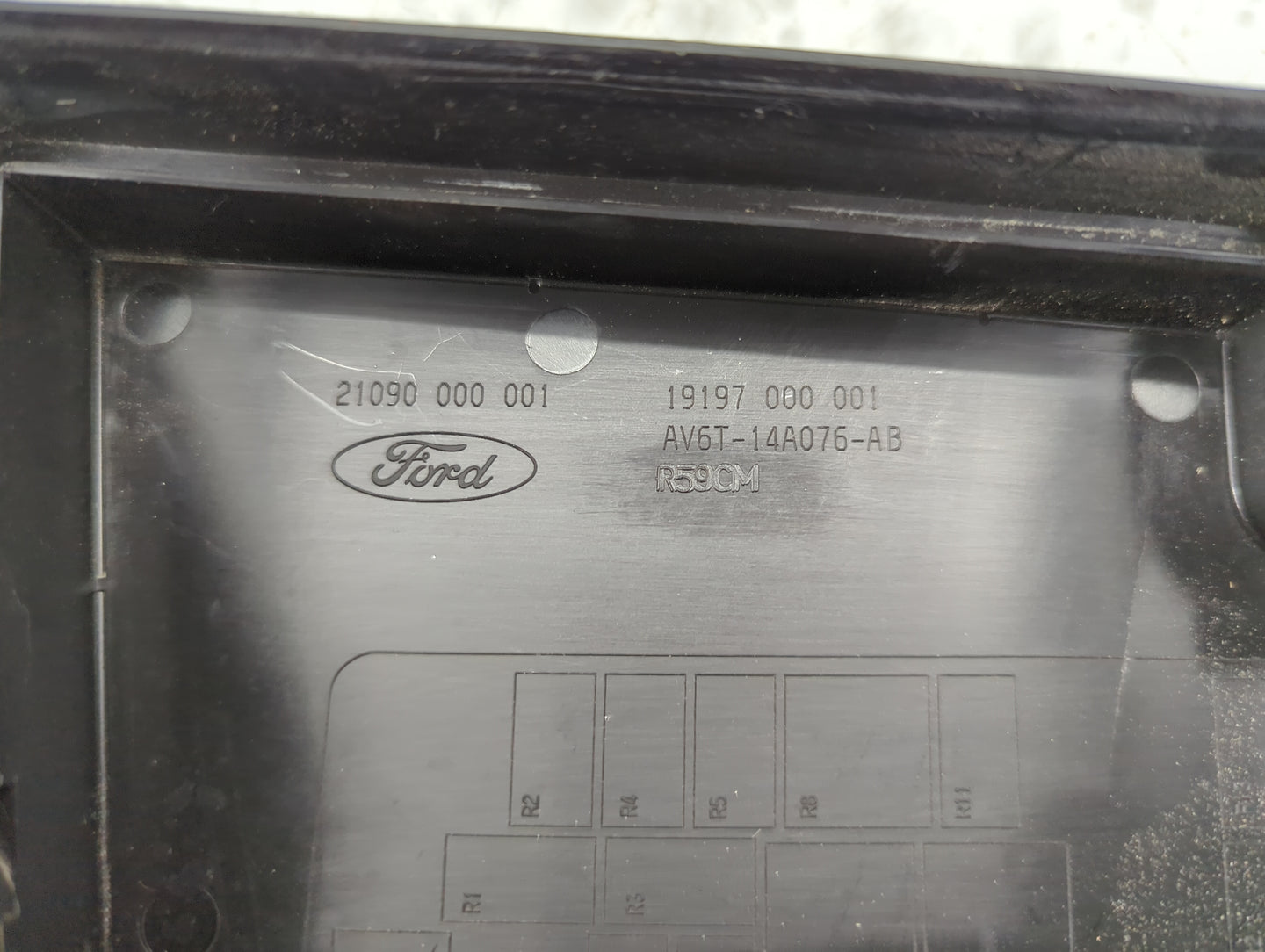 2015 Ford Focus Fusebox Fuse Box Panel Relay Module P/N:AV6T-14A076-AB 19197 000 001, 21090 000 001 Fits OEM Used Auto Parts