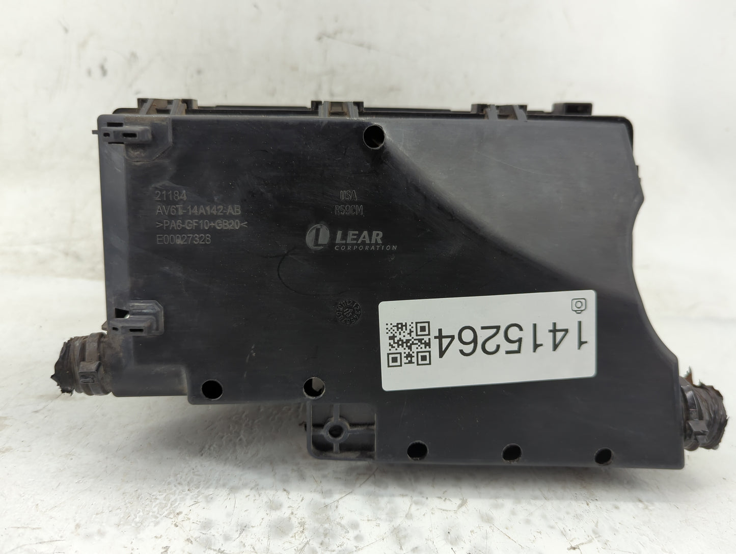 2015 Ford Focus Fusebox Fuse Box Panel Relay Module P/N:AV6T-14A076-AB 19197 000 001, 21090 000 001 Fits OEM Used Auto Parts