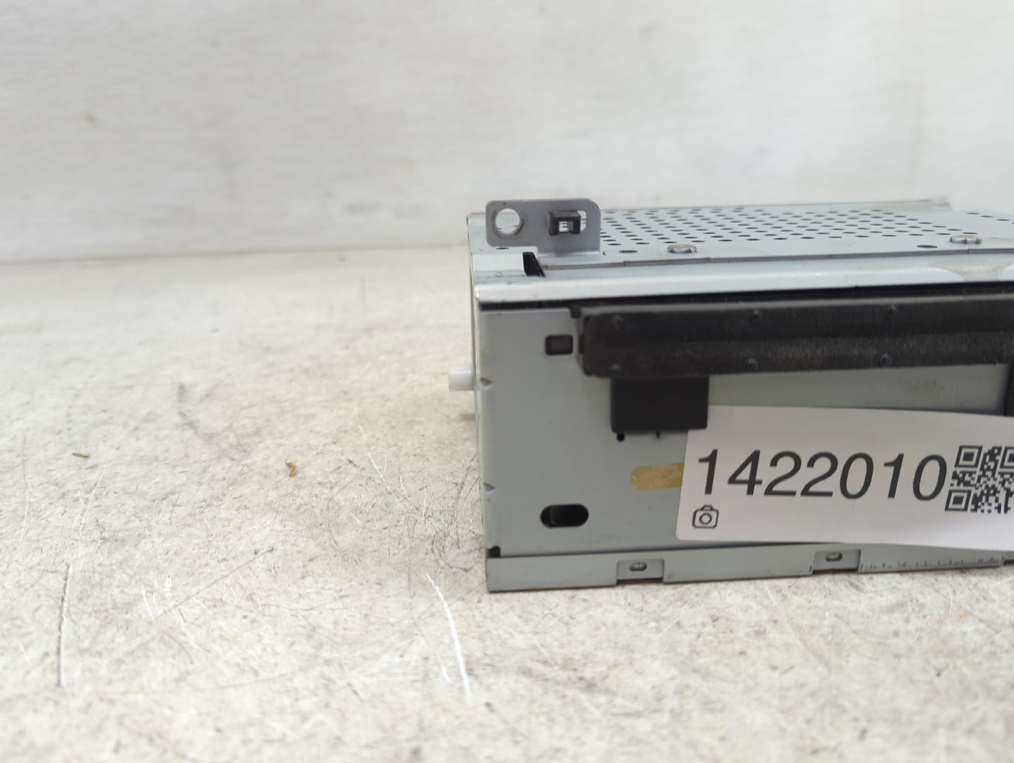 2015-2016 Ford Focus Radio AM FM Cd Player Receiver Replacement P/N:FM5T-19C107-JC Fits Fits 2015 2016 OEM Used Auto Parts -