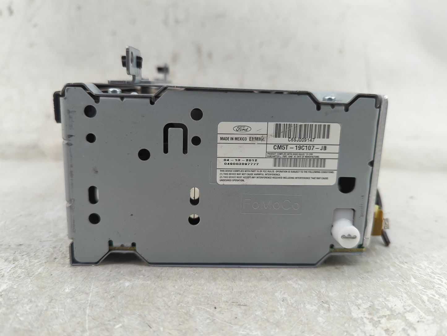 2015-2016 Ford Focus Radio AM FM Cd Player Receiver Replacement P/N:CM5T-19C107-JB Fits Fits 2015 2016 OEM Used Auto Parts -
