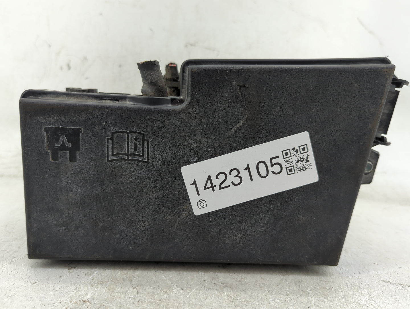 2015 Ford Focus Fusebox Fuse Box Panel Relay Module P/N:AV6T-14A076-AB 19197 000 001, 21090 000 001 Fits OEM Used Auto Parts