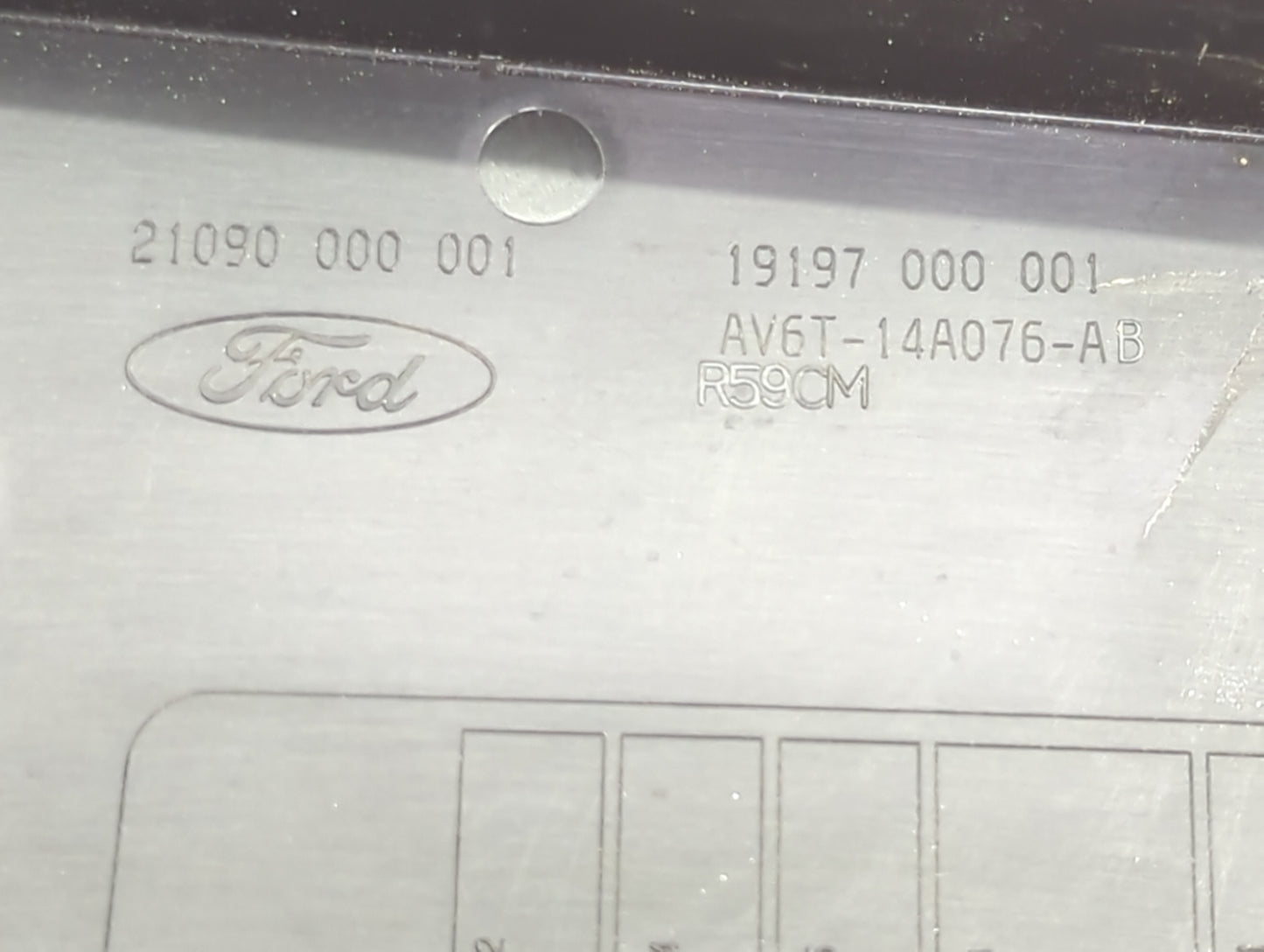 2015 Ford Focus Fusebox Fuse Box Panel Relay Module P/N:AV6T-14A076-AB 19197 000 001, 21090 000 001 Fits OEM Used Auto Parts