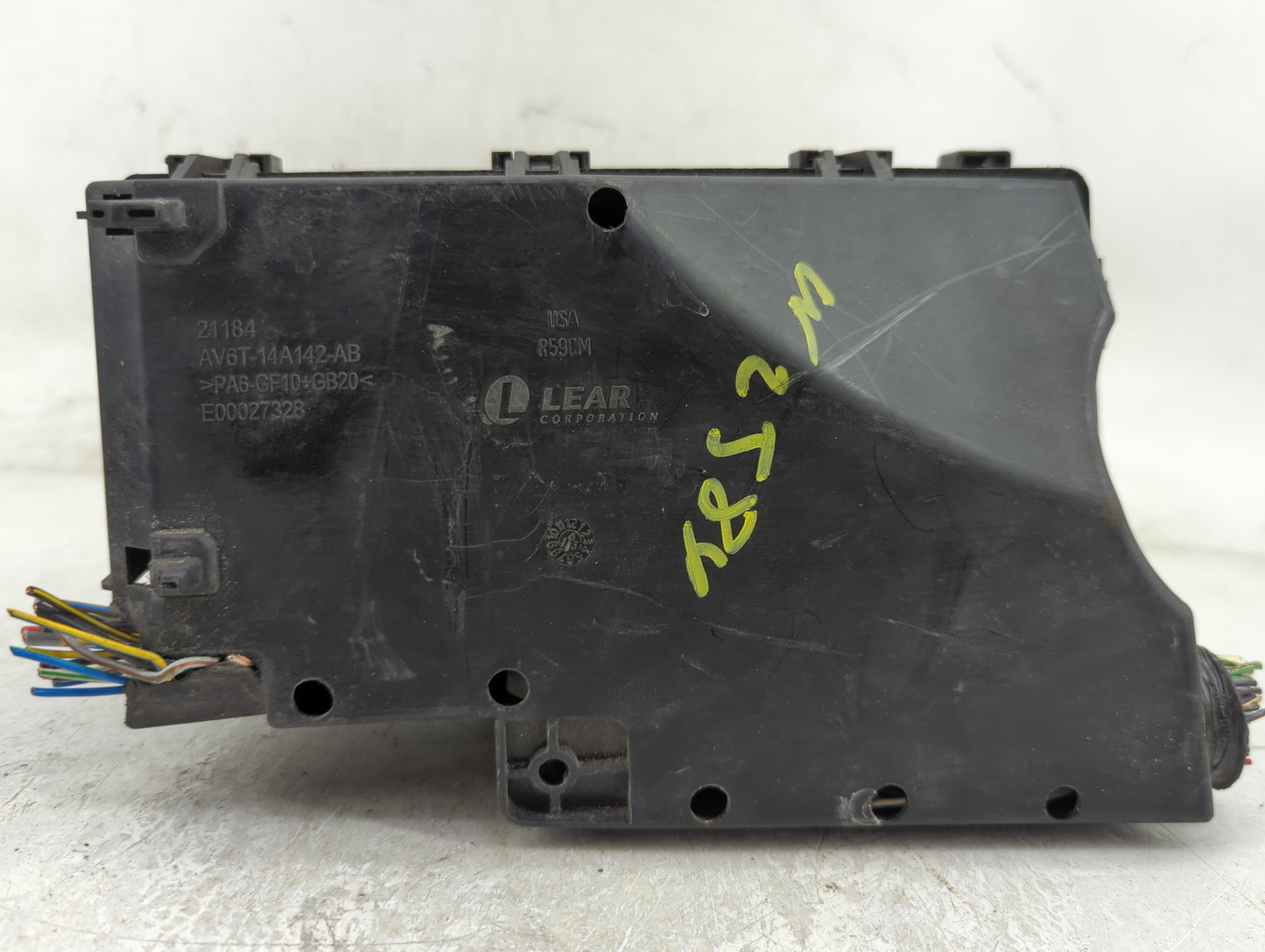 2015 Ford Focus Fusebox Fuse Box Panel Relay Module P/N:AV6T-14A076-AB 19197 000 001, 21090 000 001 Fits OEM Used Auto Parts