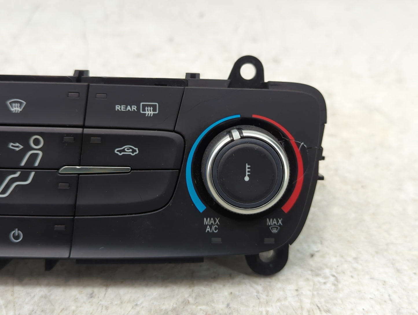 2015-2018 Ford Focus Ac Heater Climate Control F1et-19980-jf 1428224 - Oemusedautoparts1.com