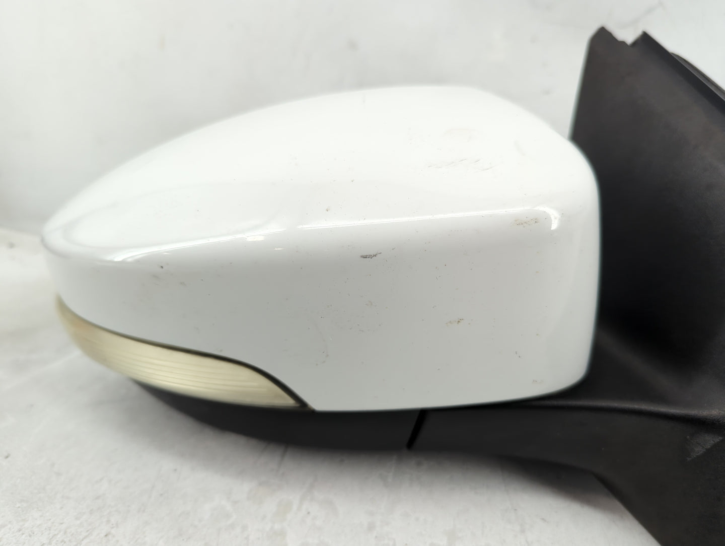 2015-2018 Ford Focus Passenger Side View Mirror - Right Door Mirror OEM Used - Oemusedautoparts1.com