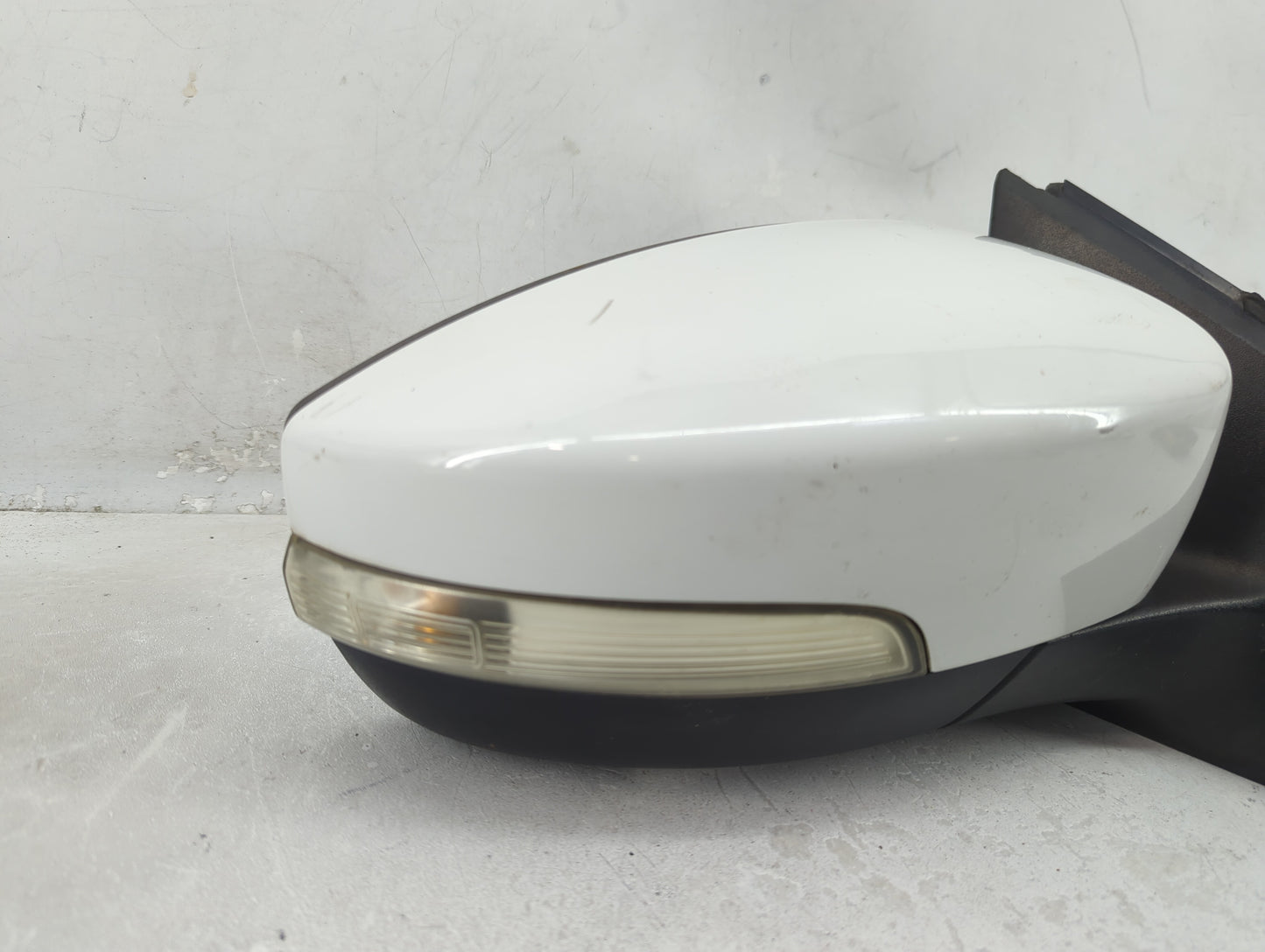 2015-2018 Ford Focus Passenger Side View Mirror - Right Door Mirror OEM Used - Oemusedautoparts1.com