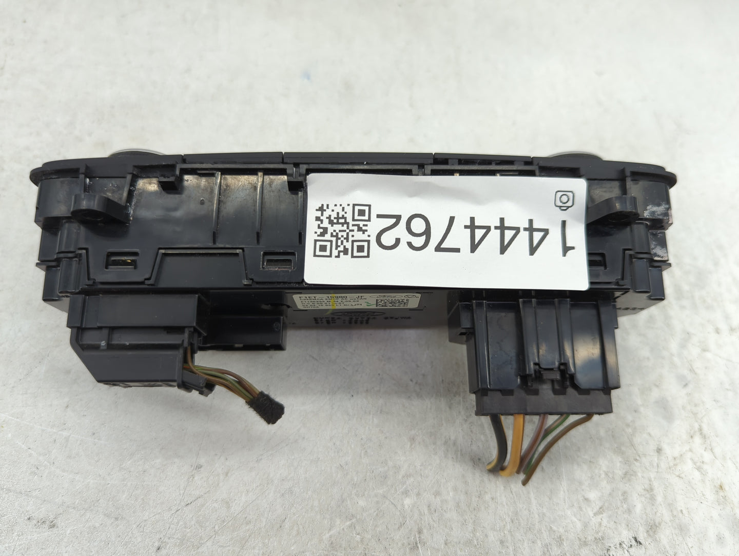 2015-2018 Ford Focus Climate Control Module Temperature AC/Heater Replacement P/N:F1ET-19980-JF Fits Fits 2015 2016 2017 201