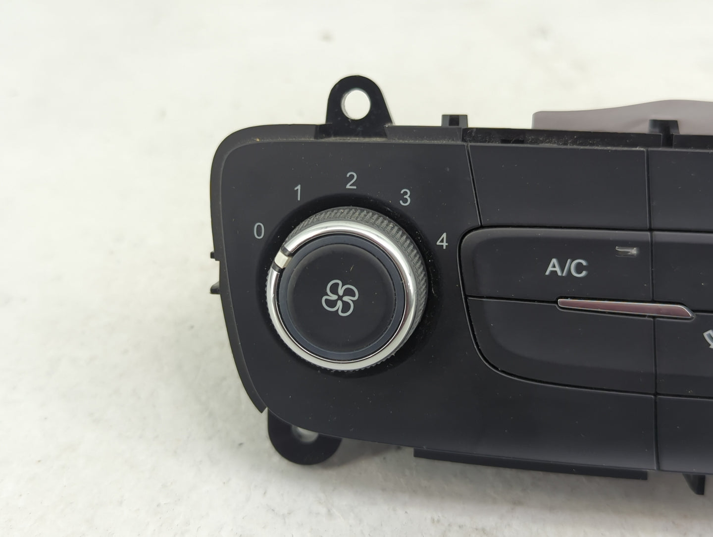 2015-2018 Ford Focus Climate Control Module Temperature AC/Heater Replacement P/N:F1ET-19980-JF F1ET 18549 Fits OEM Used Aut