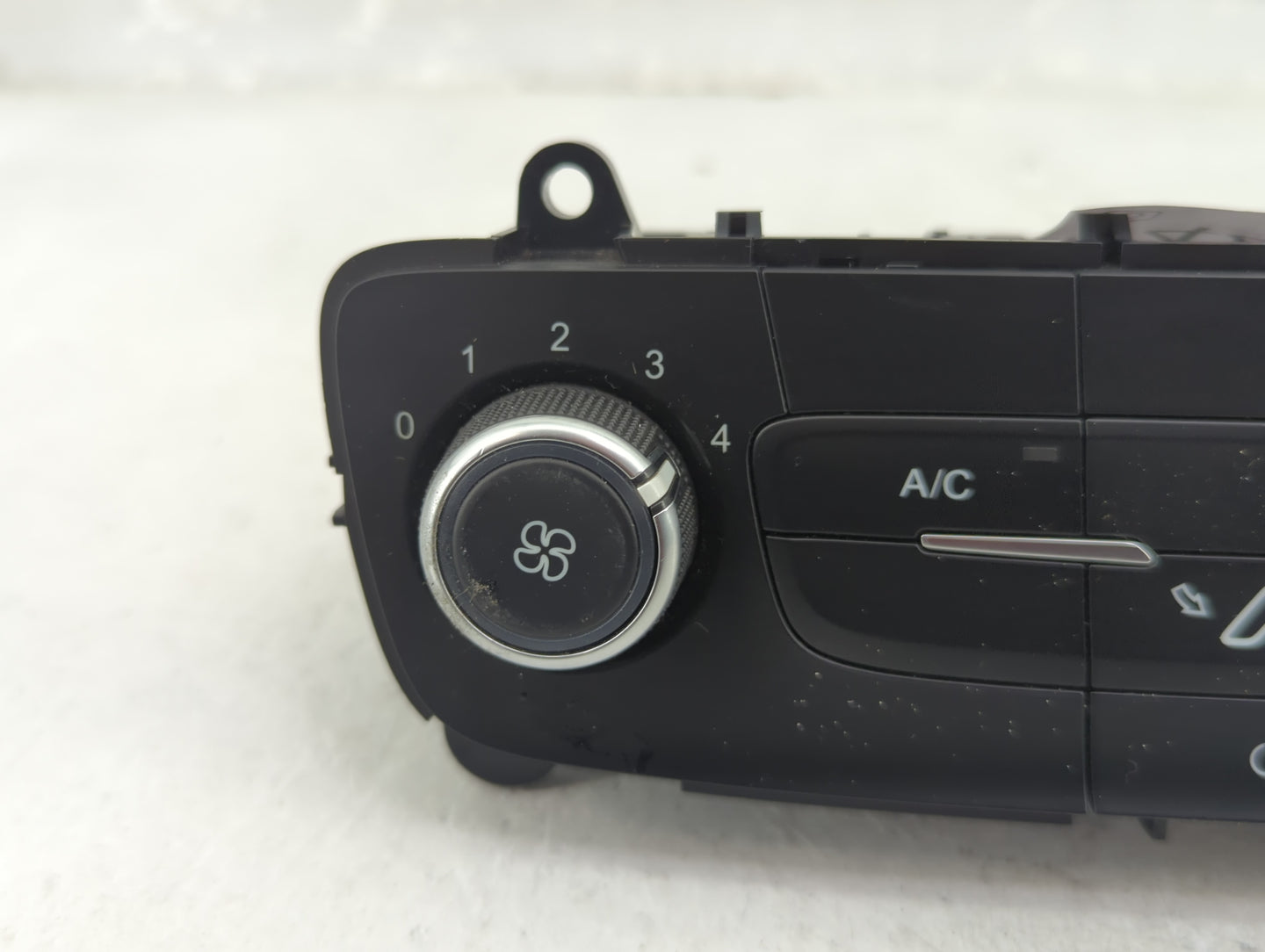 2015-2018 Ford Focus Climate Control Module Temperature AC/Heater Replacement P/N:F1ET-19980-JF Fits Fits 2015 2016 2017 201